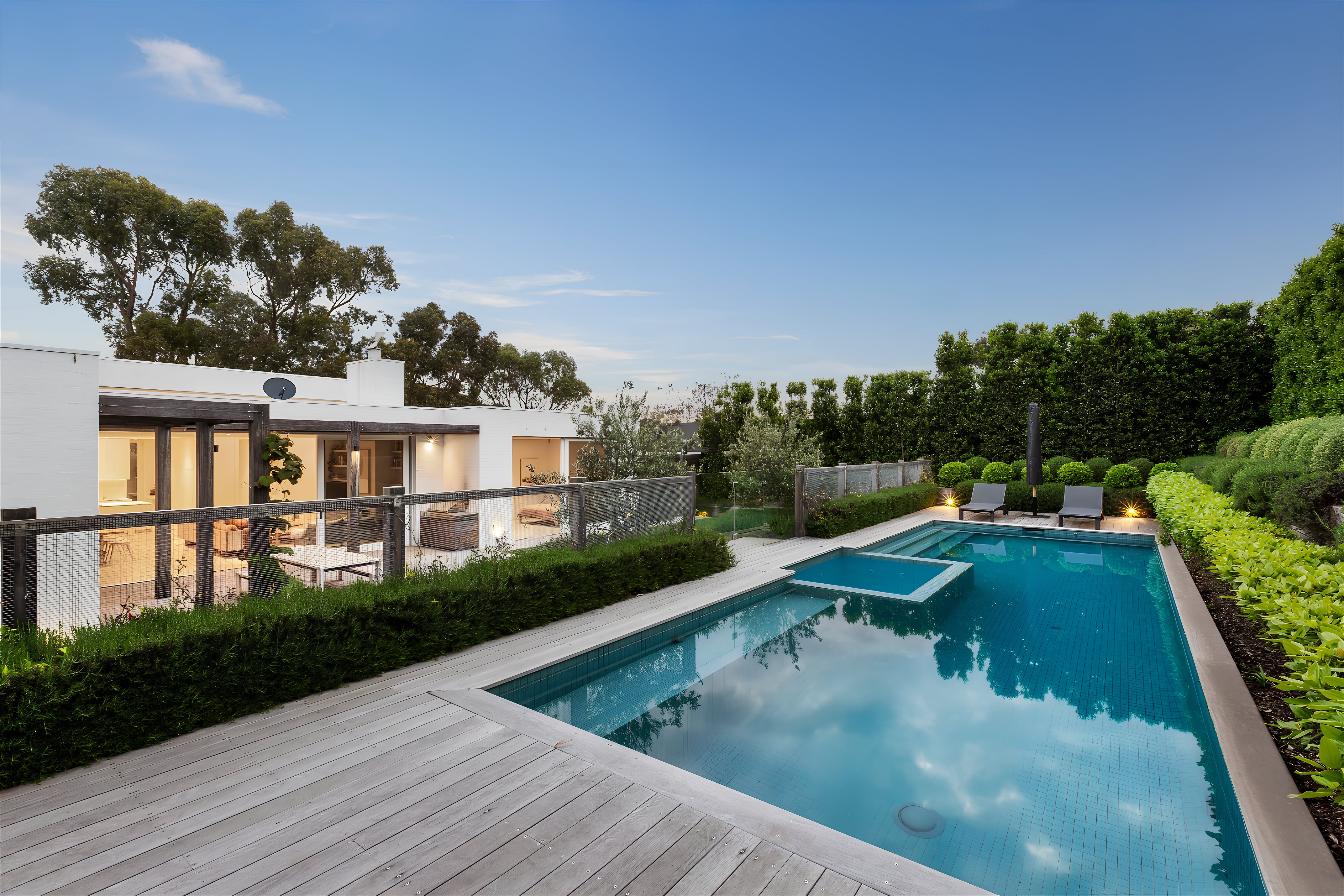Villa Banksia Victoria: Luxury 4-Bedroom Villa with Pool and Sea Views, Victoria
