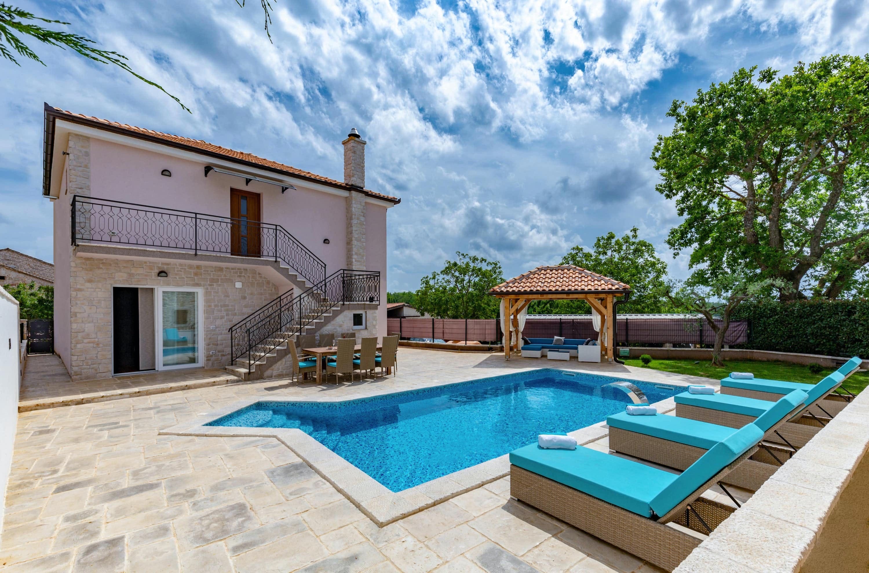 Villa Baredine Poreč: Luxury 4-Bedroom Villa with Private Pool and Sea Views, Istria