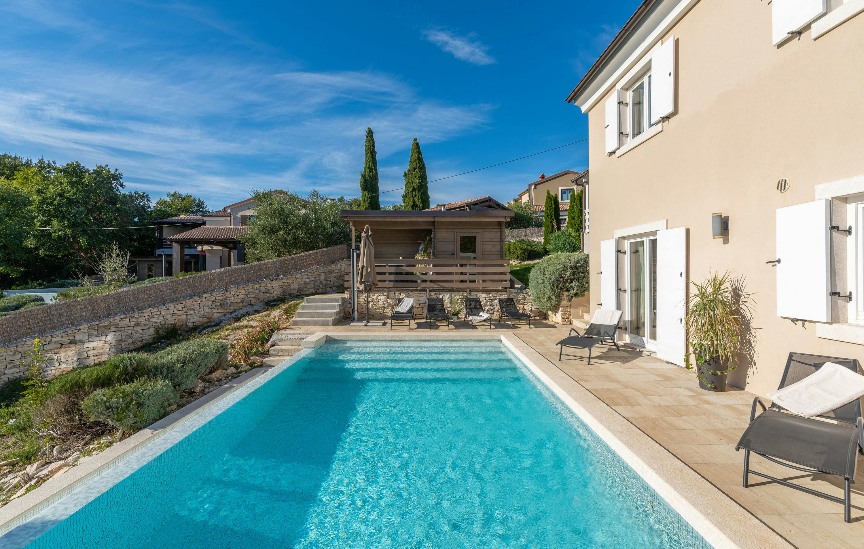 Villa Baredine Pula: Luxury 4-Bedroom Villa with Private Pool and Tennis Court, Istria