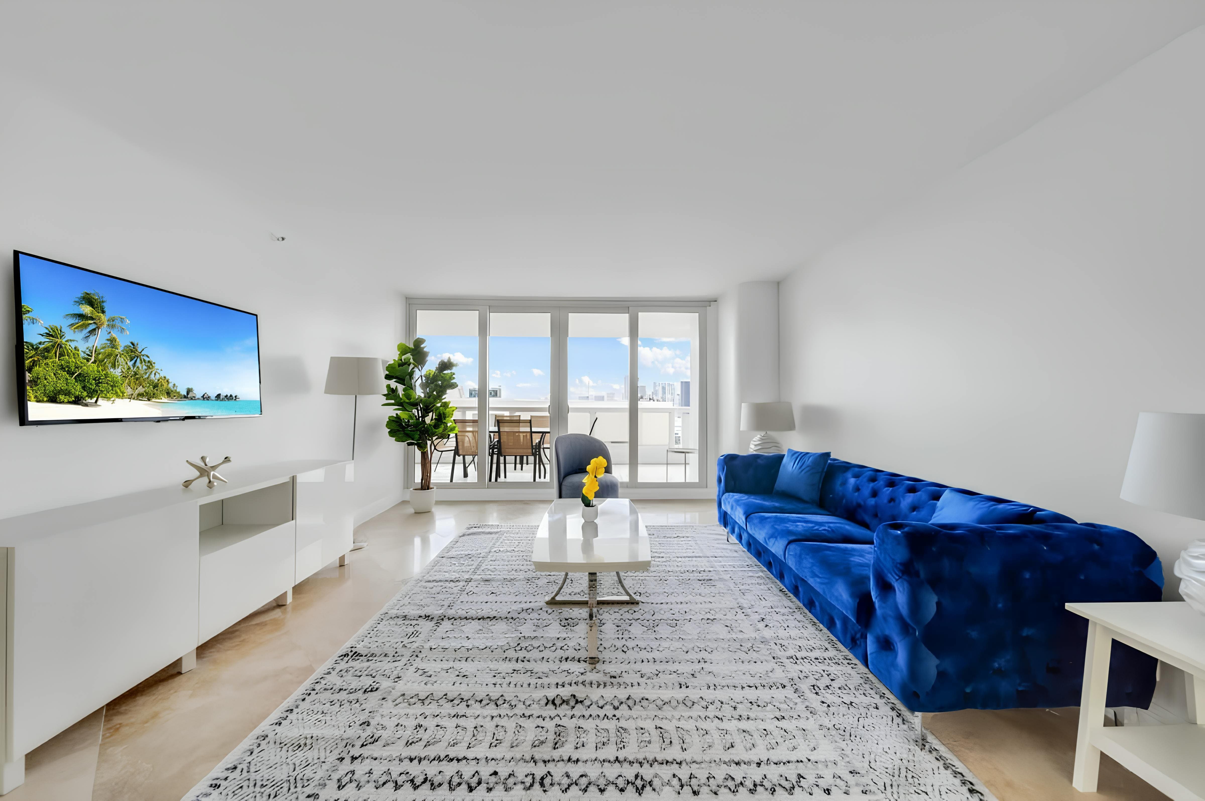 Villa Levante Edgewater Downtown Miami: Luxury 3-Bedroom Apartment with Hot Tub and Seaview, Downtown Miami