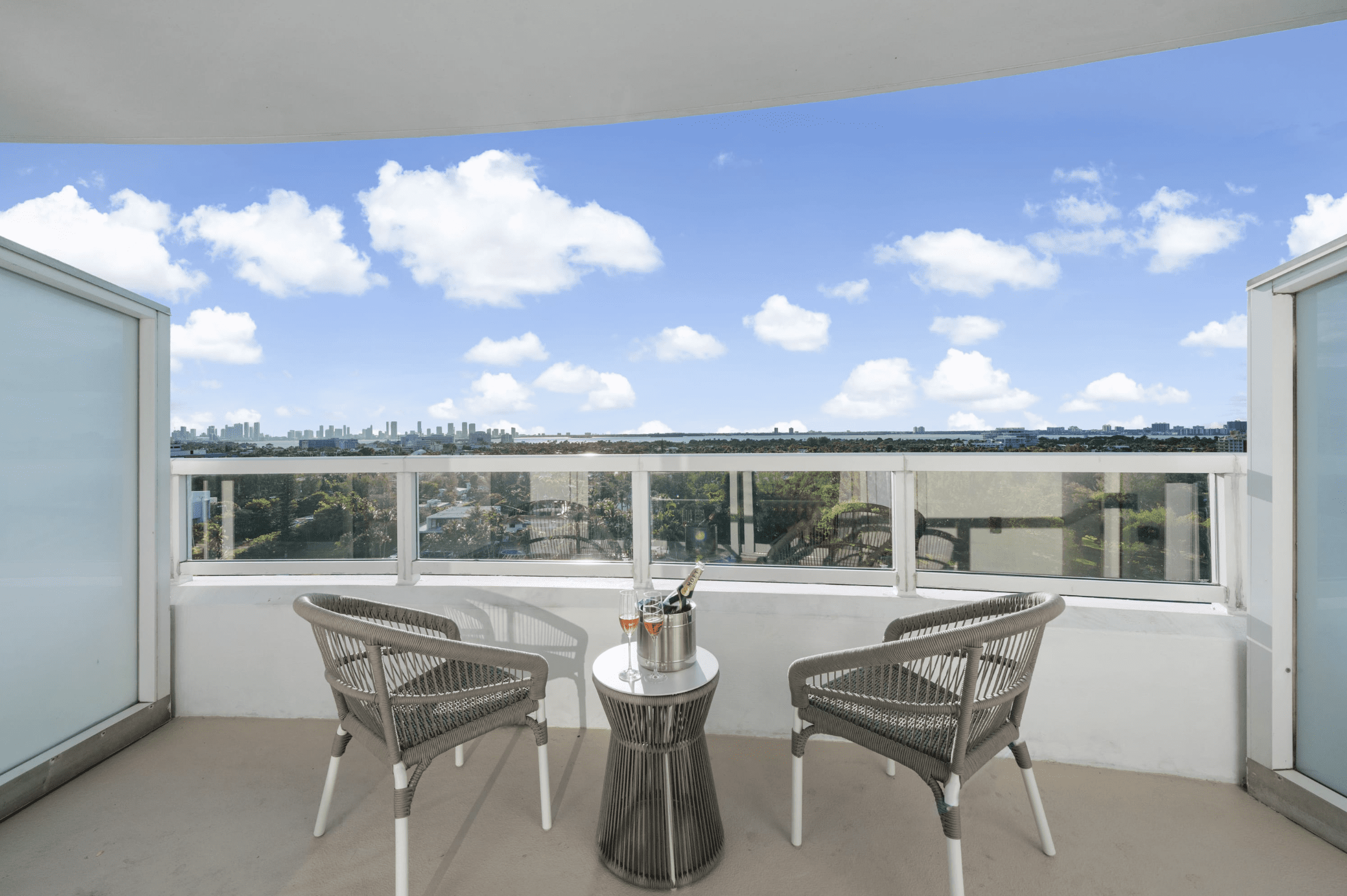 Villa Biscayne Miami Beach Miami Beach 2: 1-Bedroom Apartment Rental with Sea Views and Hot Tub, Miami Beach