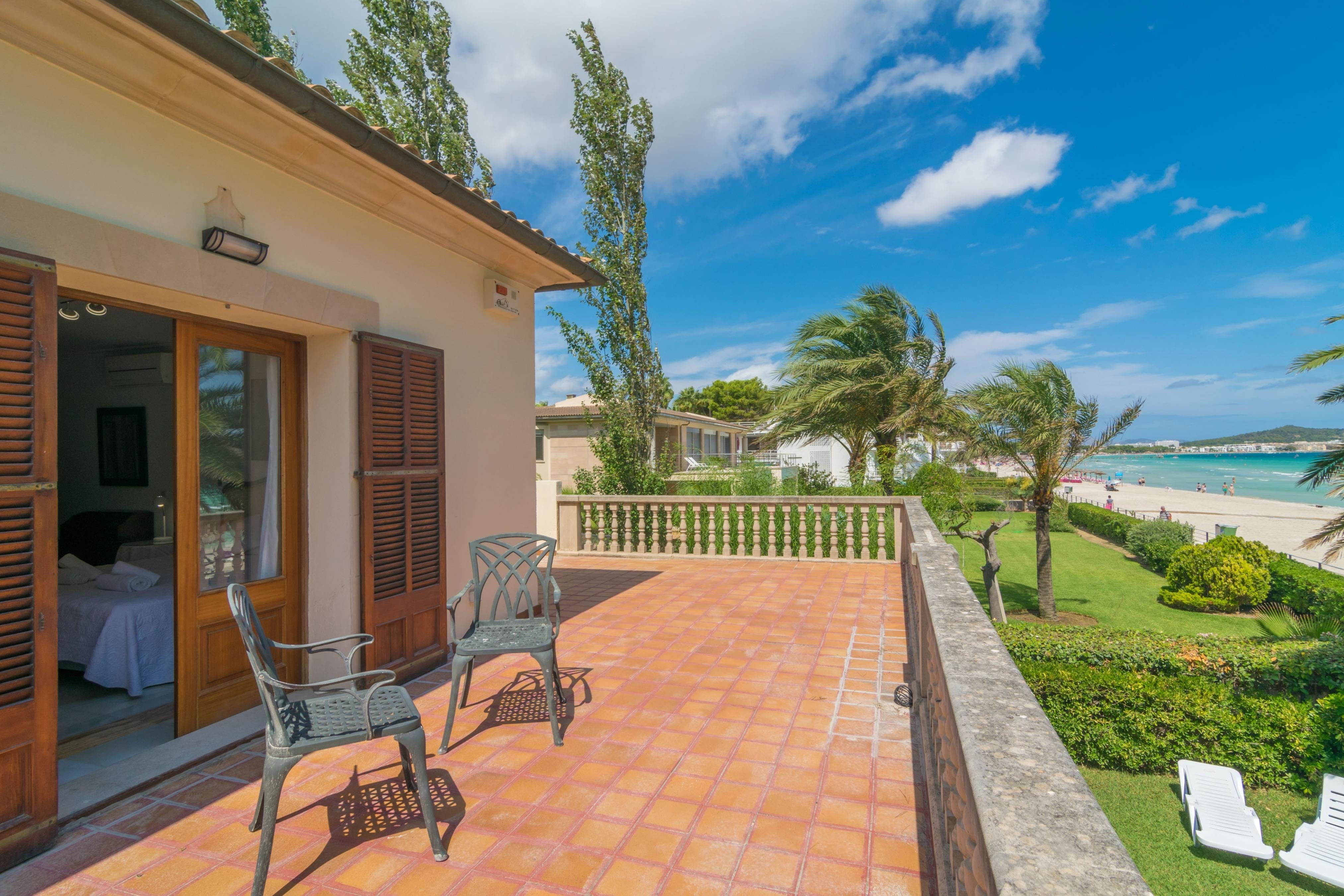 Villa Boquer Alcudia: Luxury 4-Bedroom Apartment with Sea Views and Beachfront Location, Alcudia
