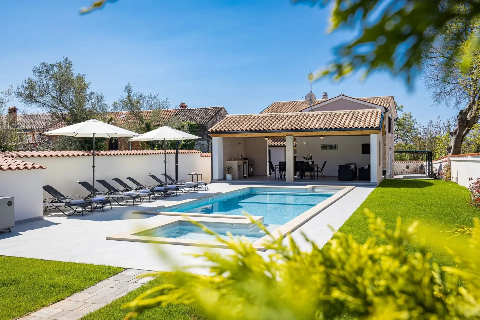 Villa Boškarin Duga Uvala: Luxury 4-Bedroom Villa with Private Pool and Sea View, Istria
