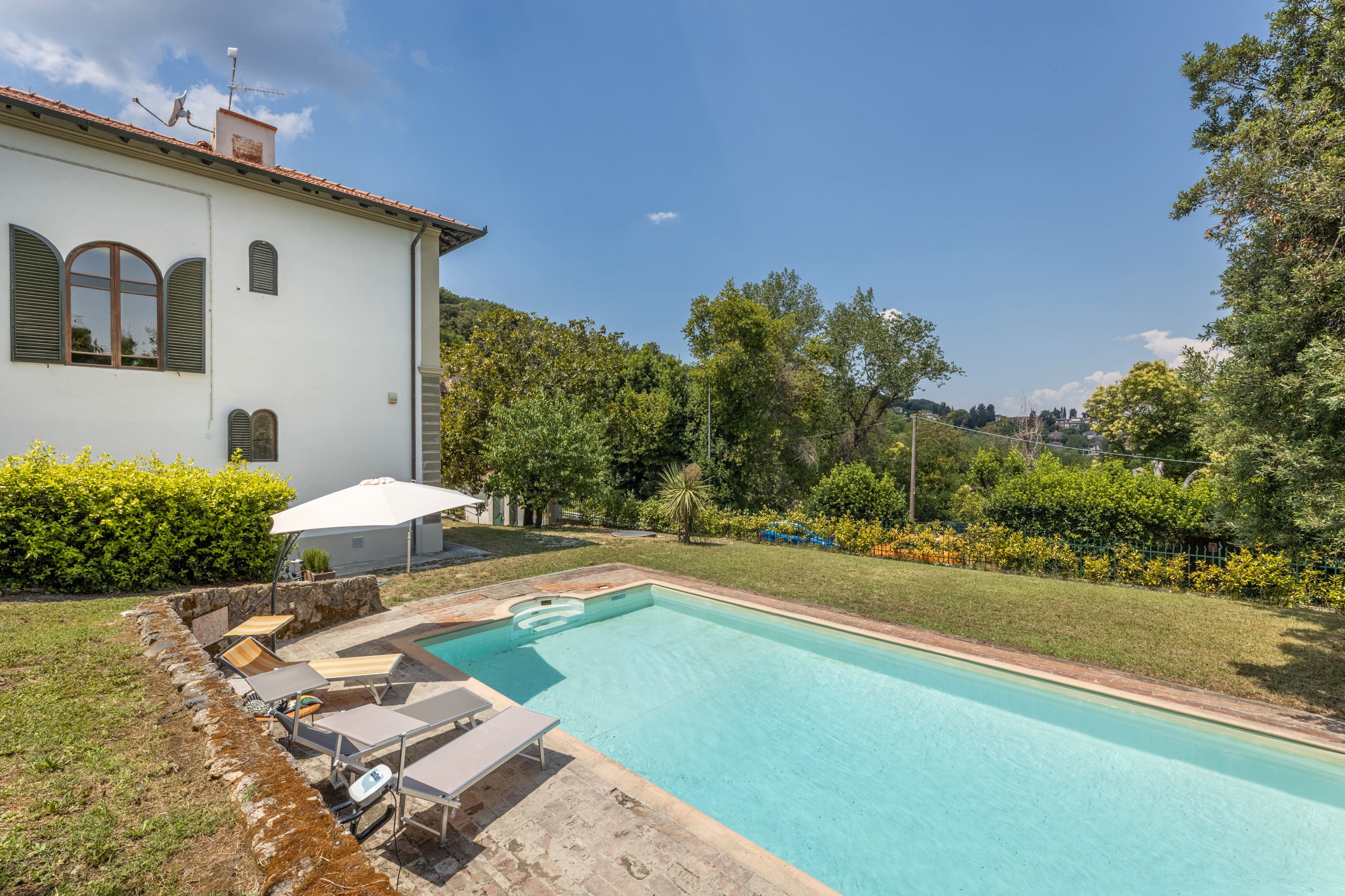 Villa Calafuria Livorno Livorno: Luxury 3-Bedroom Villa with Pool and Sea Views, Livorno Tuscany