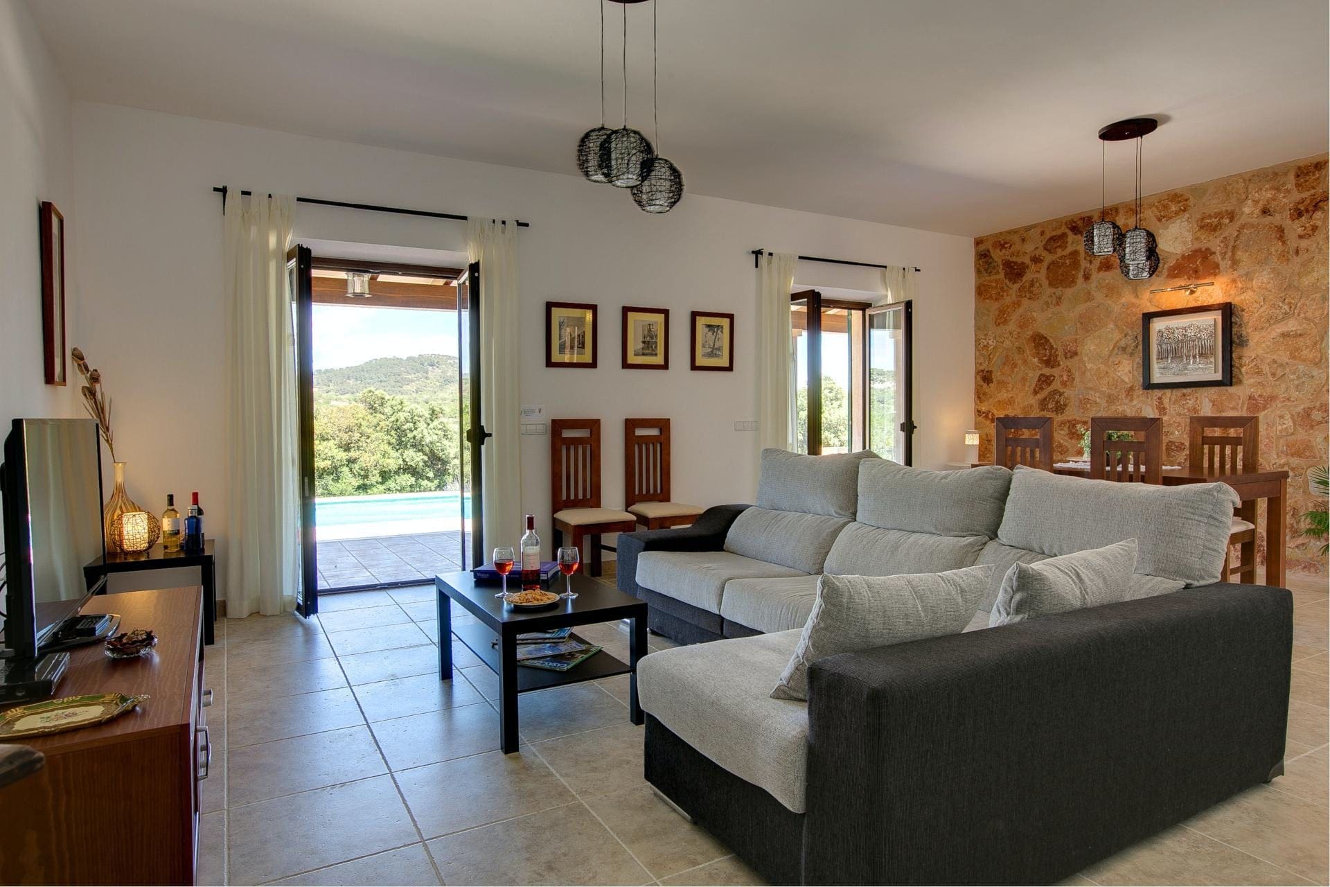 Villa Madrugada Es Fortí Cala d’Or: Charming 3-Bedroom Apartment with Private Pool near Golf, Cala d’Or