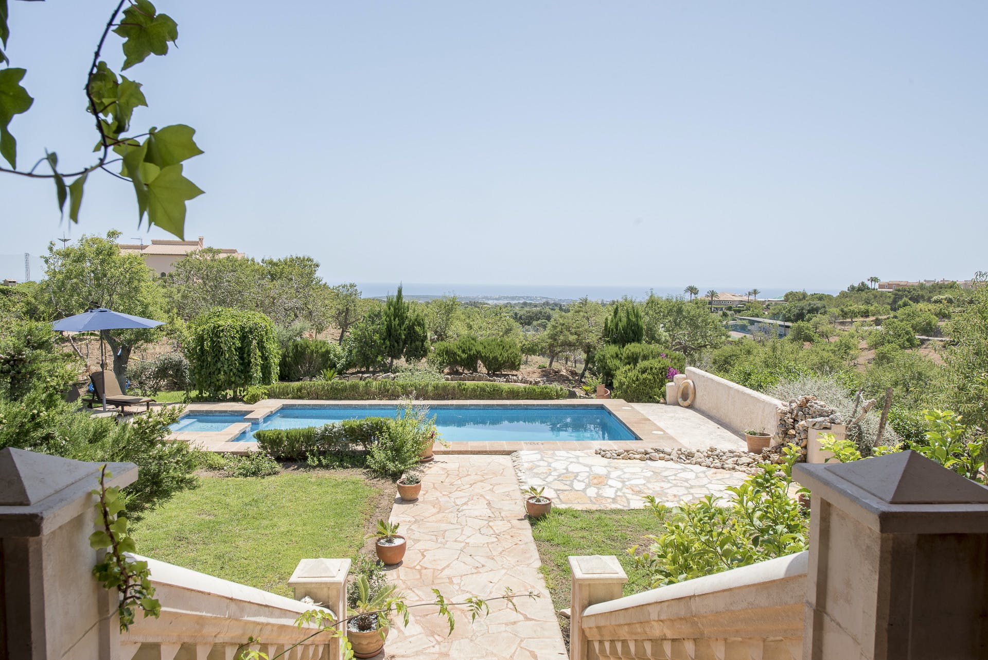 Villa Caló d’Or: Charming 3-Bedroom Apartment with Sea Views and Pool, Cala d’Or