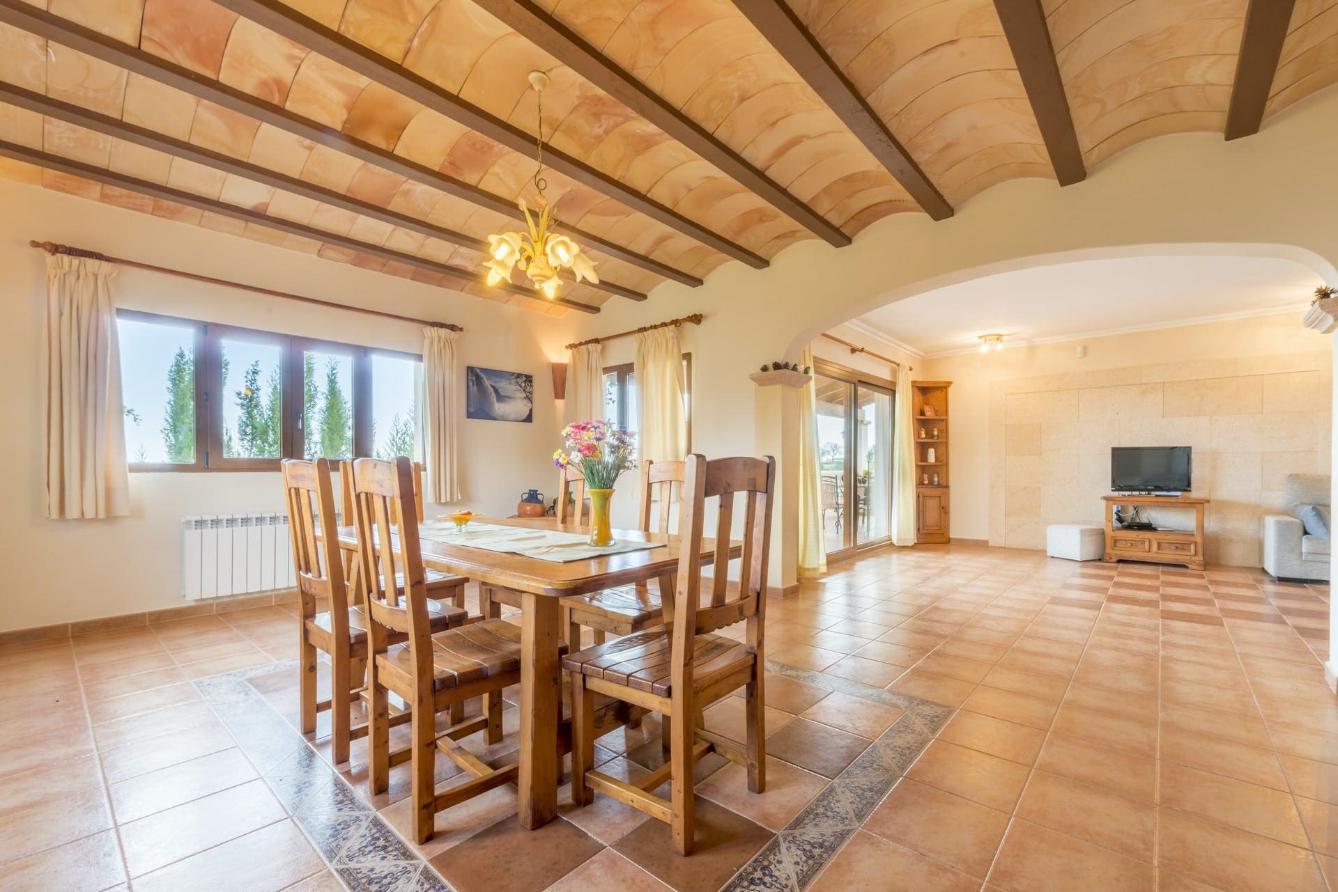 Villa Caló d’Or: Charming 3-Bedroom Apartment with Sea Views and Pool, Cala d’Or