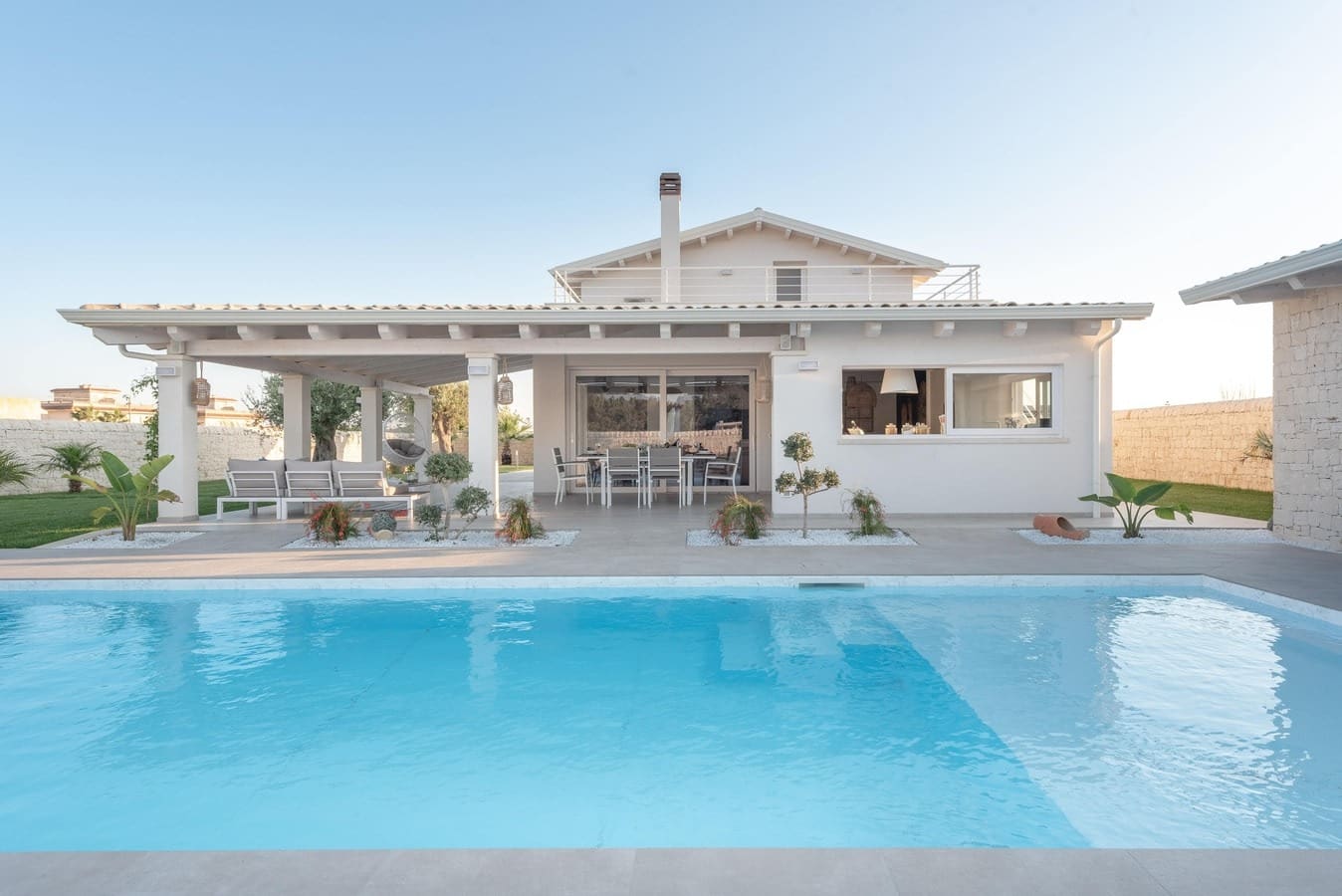 Villa Carrubba Santa Maria: Luxury 4-Bedroom Villa with Private Pool and BBQ, Val di Noto
