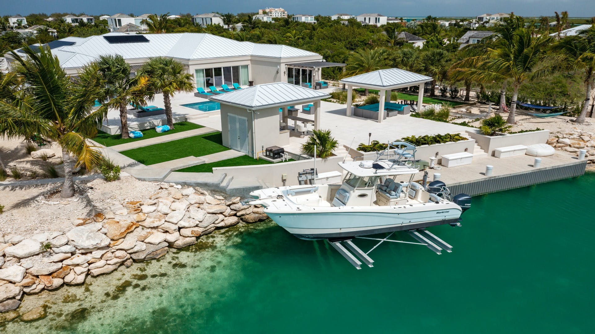 Villa Safira Long Bay Turks and Caicos Islands: Luxury 5-Bedroom Apartment with Seaviews and Pool, Turks and Caicos