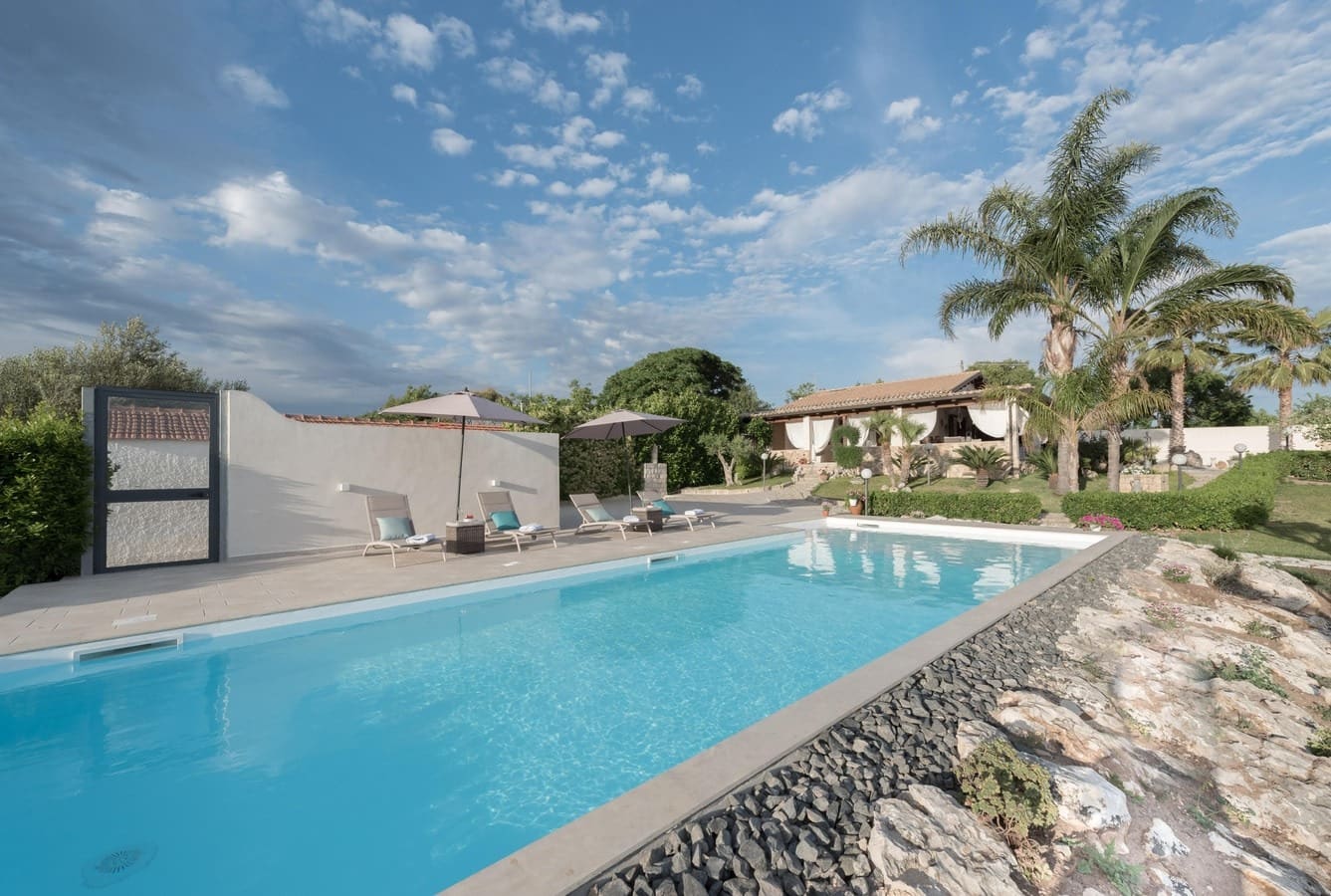 Villa Cava Ispica: Luxury 3-Bedroom Villa with Private Pool and Sea Views, Val di Noto