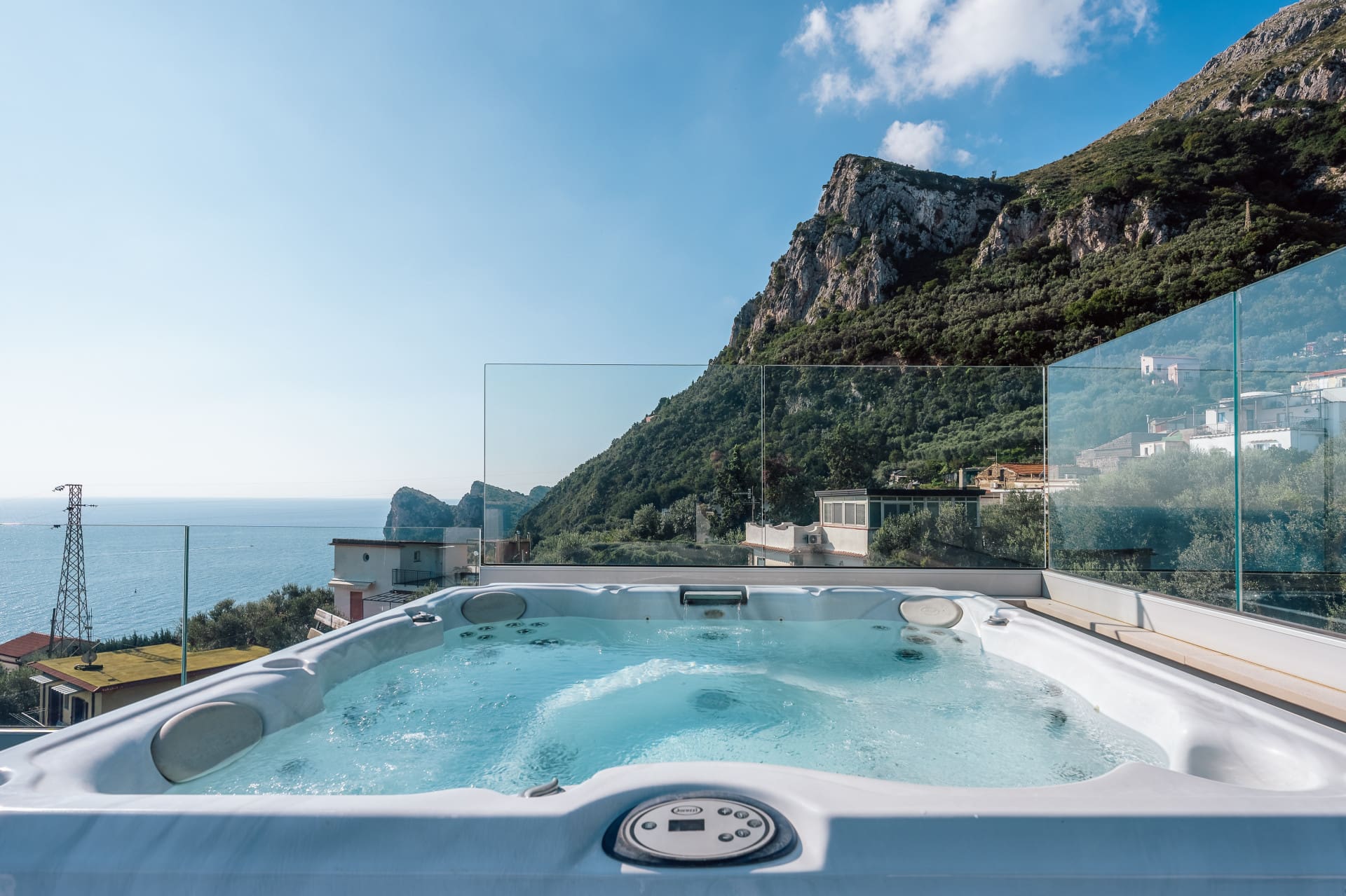 Villa Crapolla Sorrento: Luxury 4-Bedroom Villa with Hot Tub and Sea Views, Sorrento