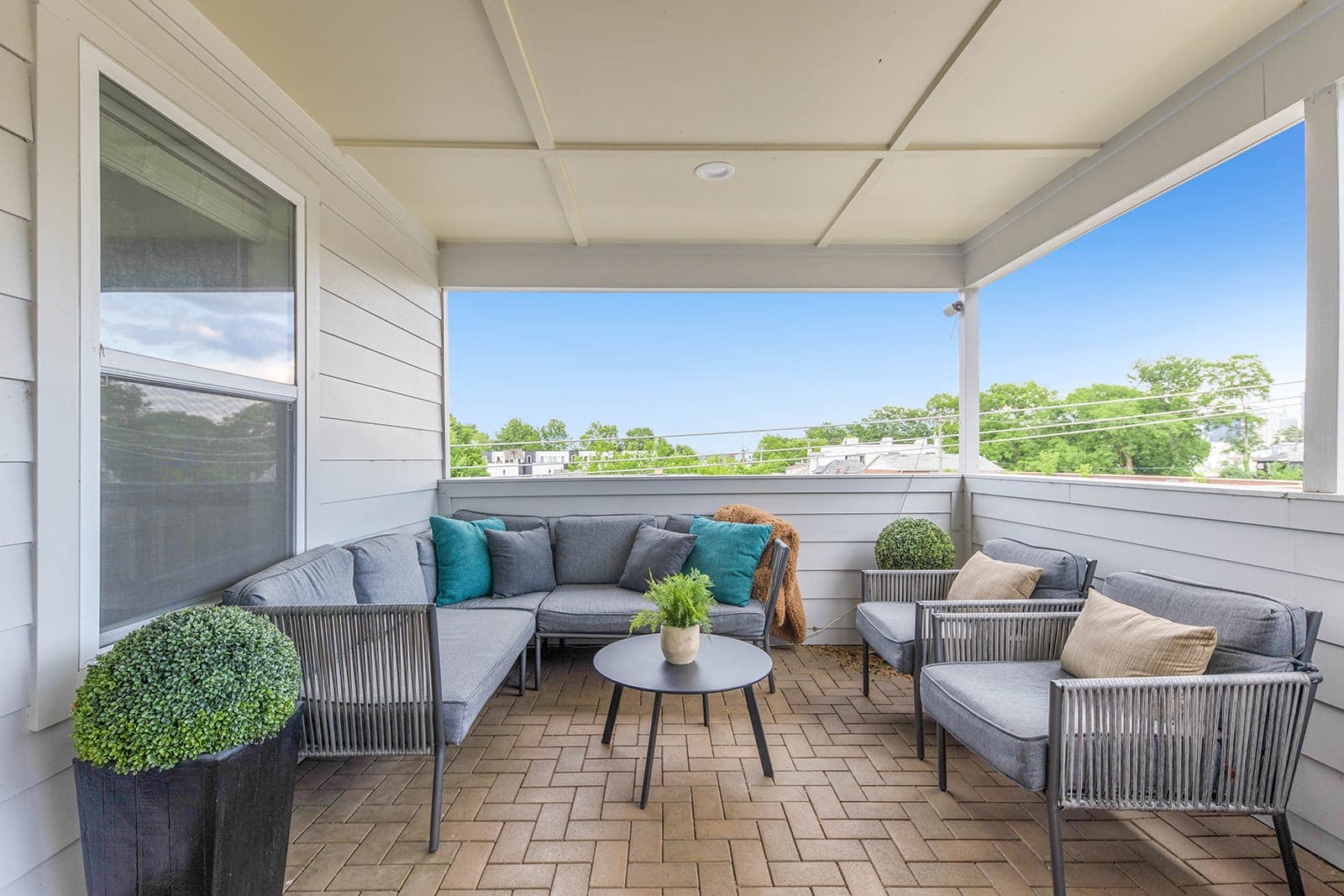 Villa Cumberland Nashville: Luxury 4-Bedroom Villa with Rooftop Lounge and BBQ, Nashville