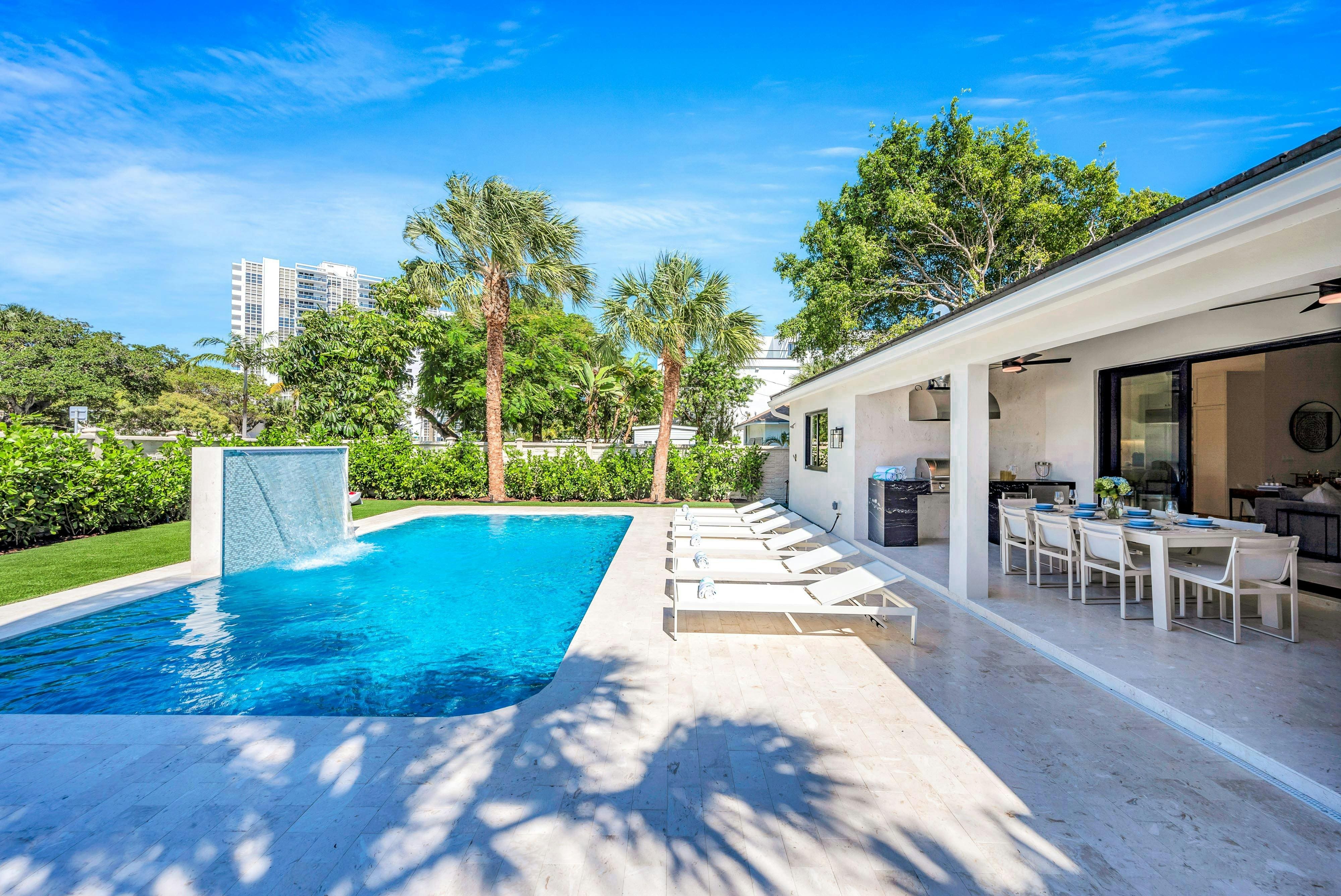 Villa Cypress Lauderdale: Luxury 3-Bedroom Villa with Private Pool and Seaview, Fort Lauderdale