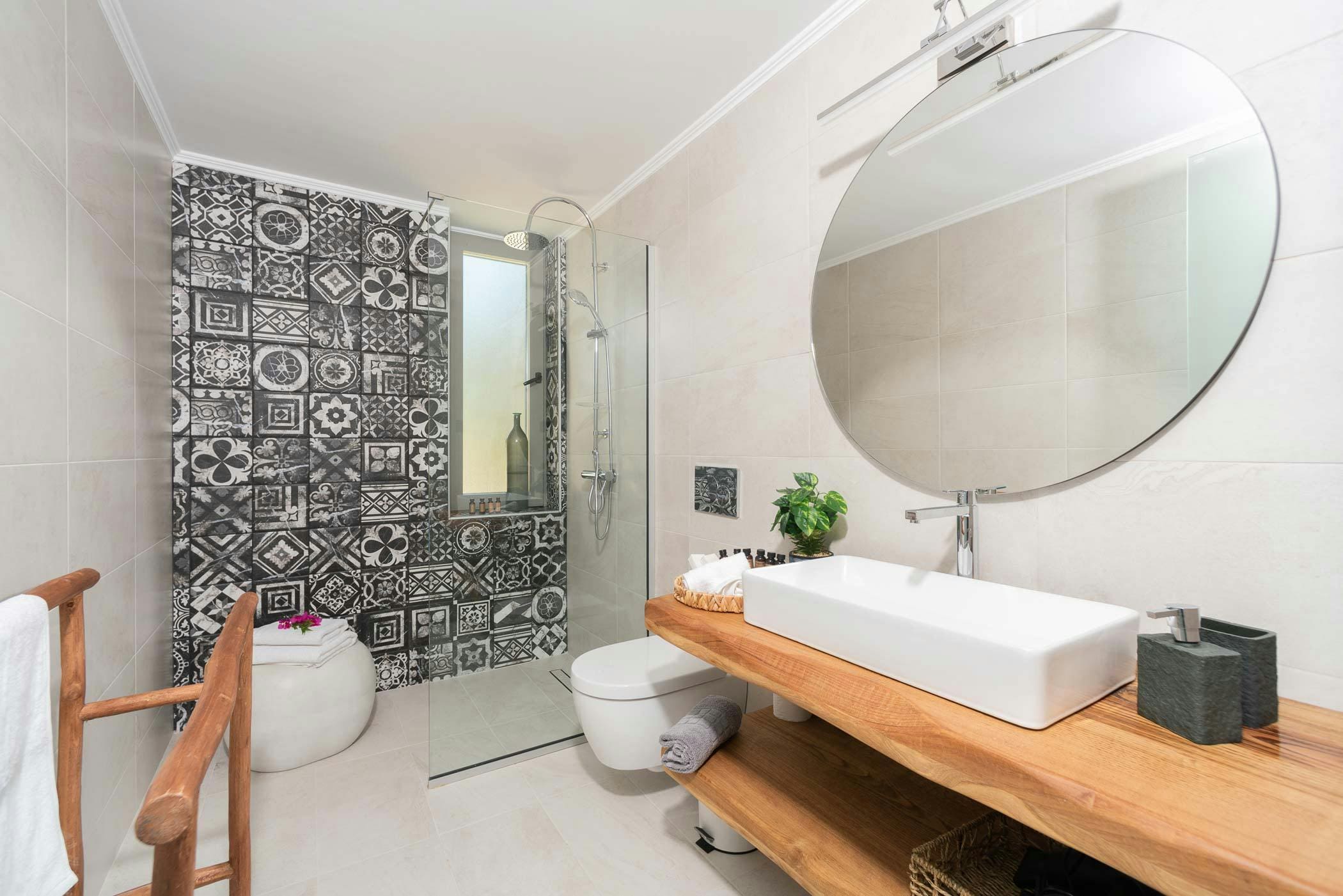 Villa Elia Paxi: Luxury 3-Bedroom Villa with Seaview and Pool, Paxi