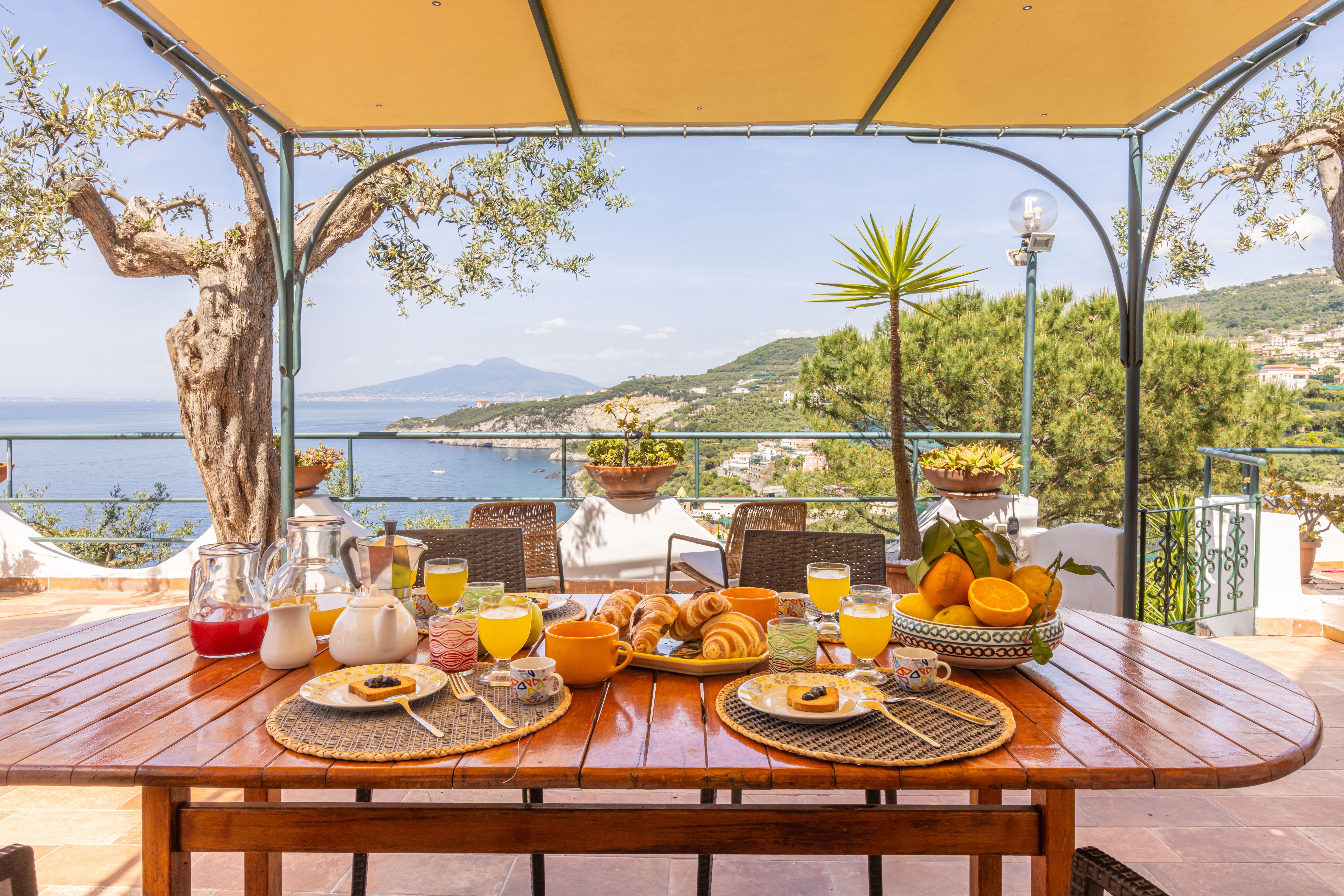 Villa Ceruleo Colli Sorrento: Luxury 3-Bedroom Apartment with Pool and Sea Views, Sorrento
