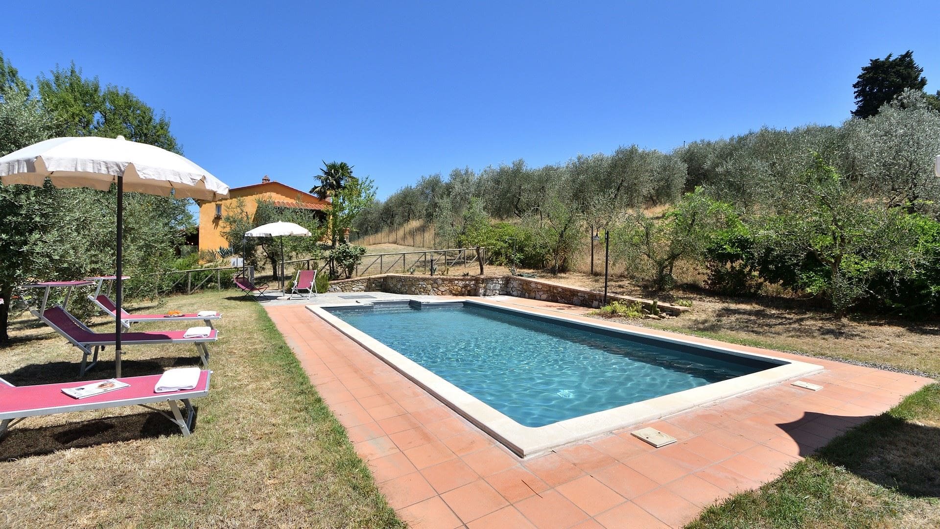 Villa Fornace Lucignano: Luxury 6-Bedroom Villa with Private Pool and Air-Con, Val di Chiana