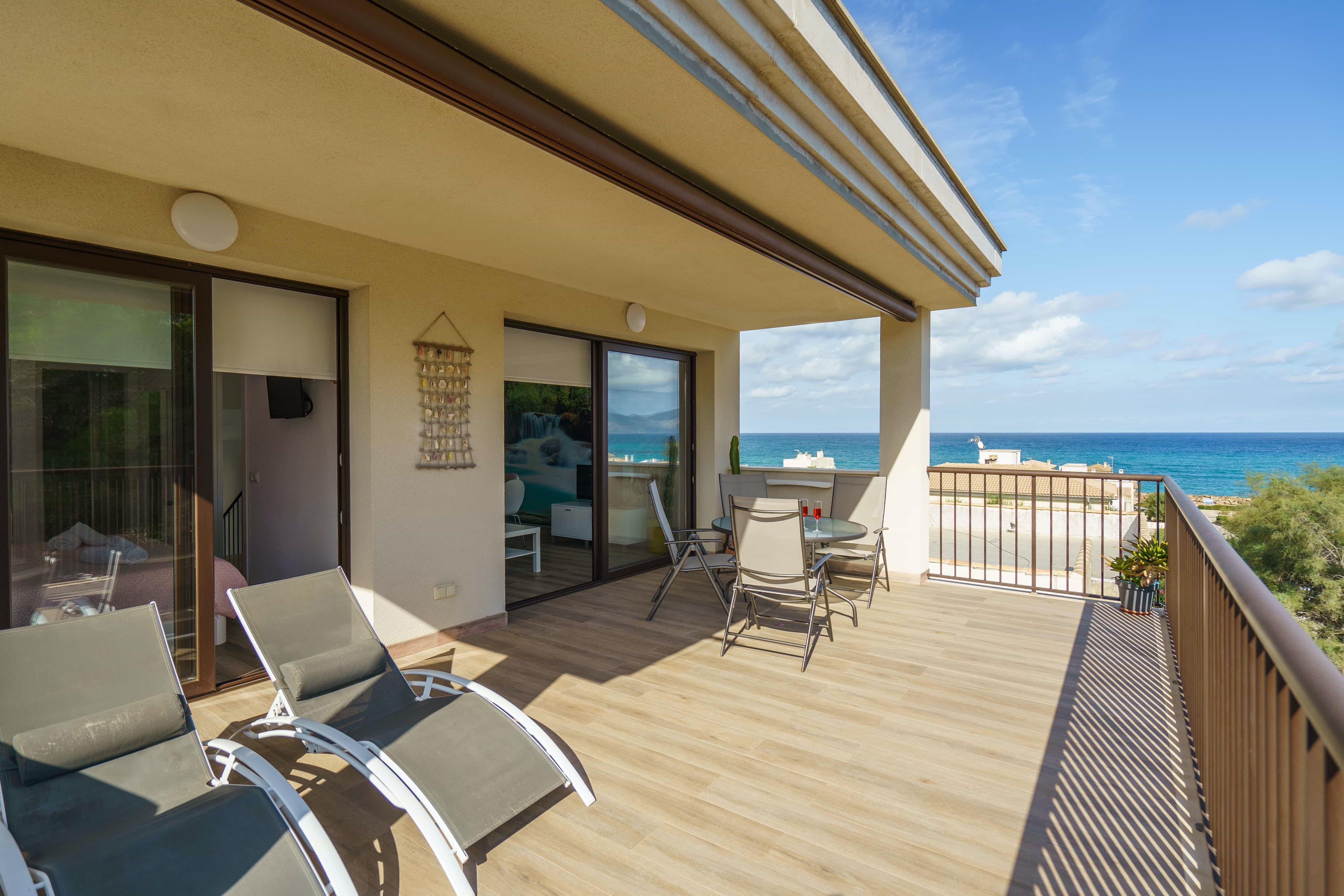Villa Solano Font de Sa Can Picafort: Spacious 5-Bedroom Apartment with Pool and Sea Views, Can Picafort