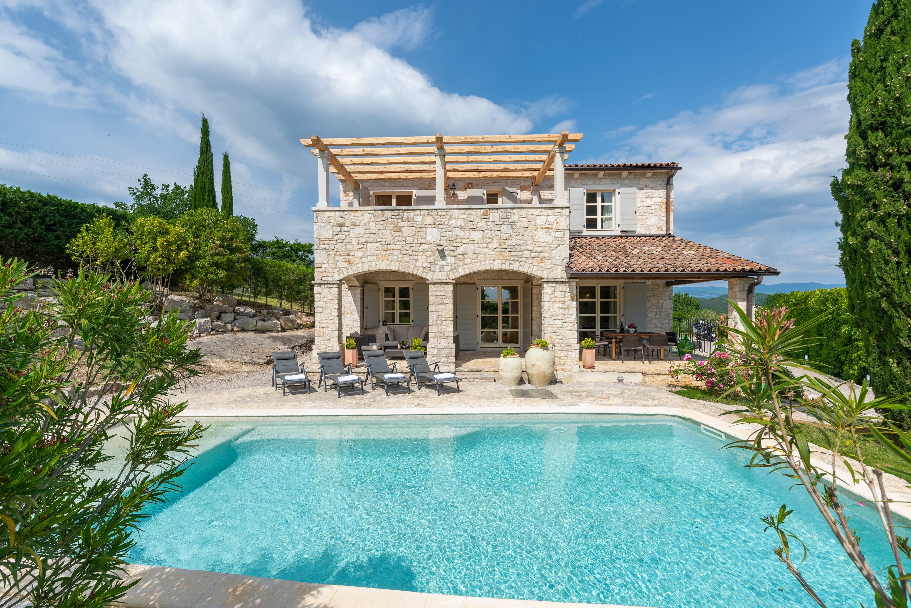 Villa Glagolitic Motovun: Luxury 4-Bedroom Villa with Private Pool and Air Conditioning, Istria