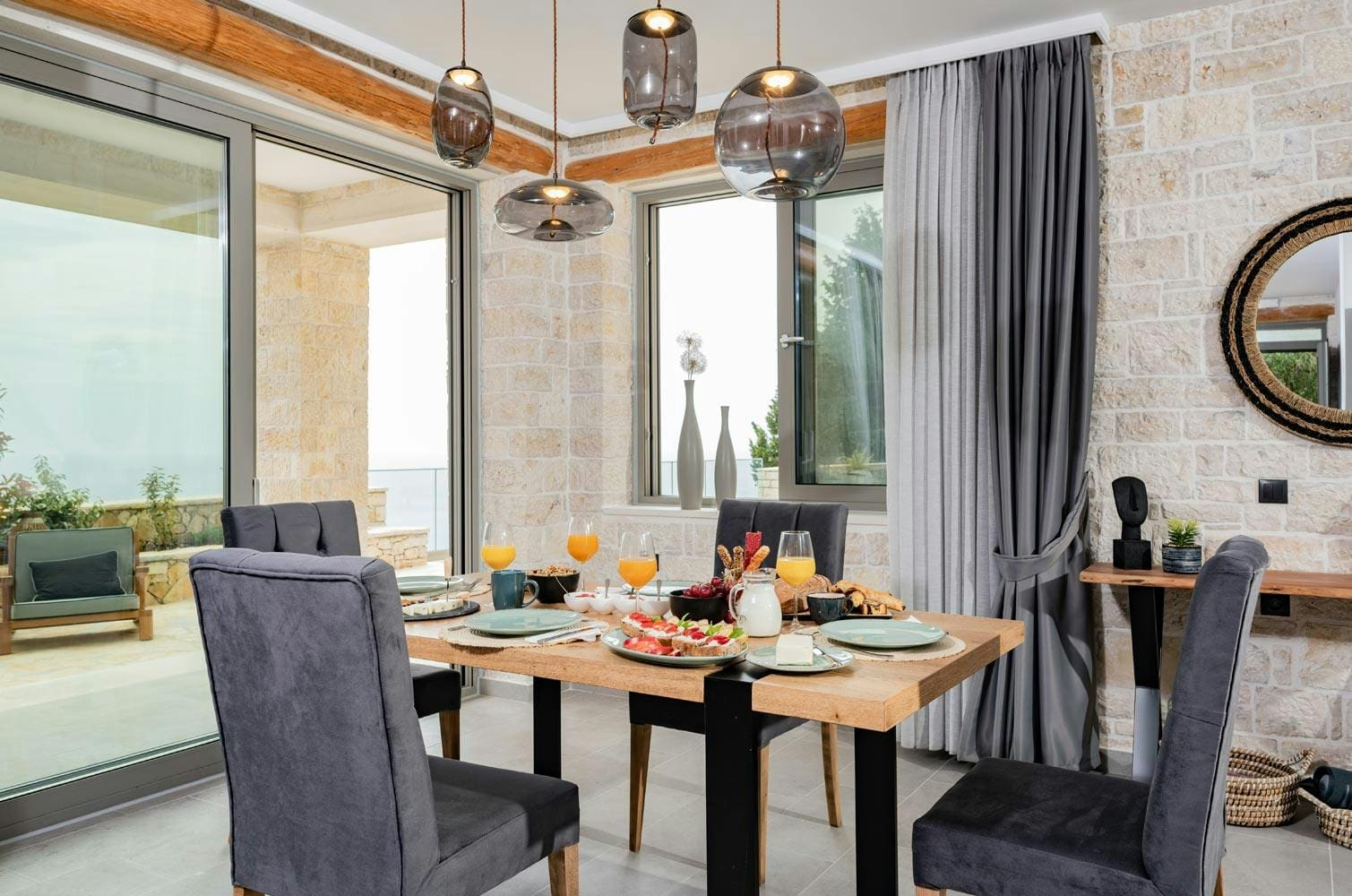 Villa Ionio Vlachopoulatika: Luxury 3-Bedroom Villa with Infinity Pool, Paxi
