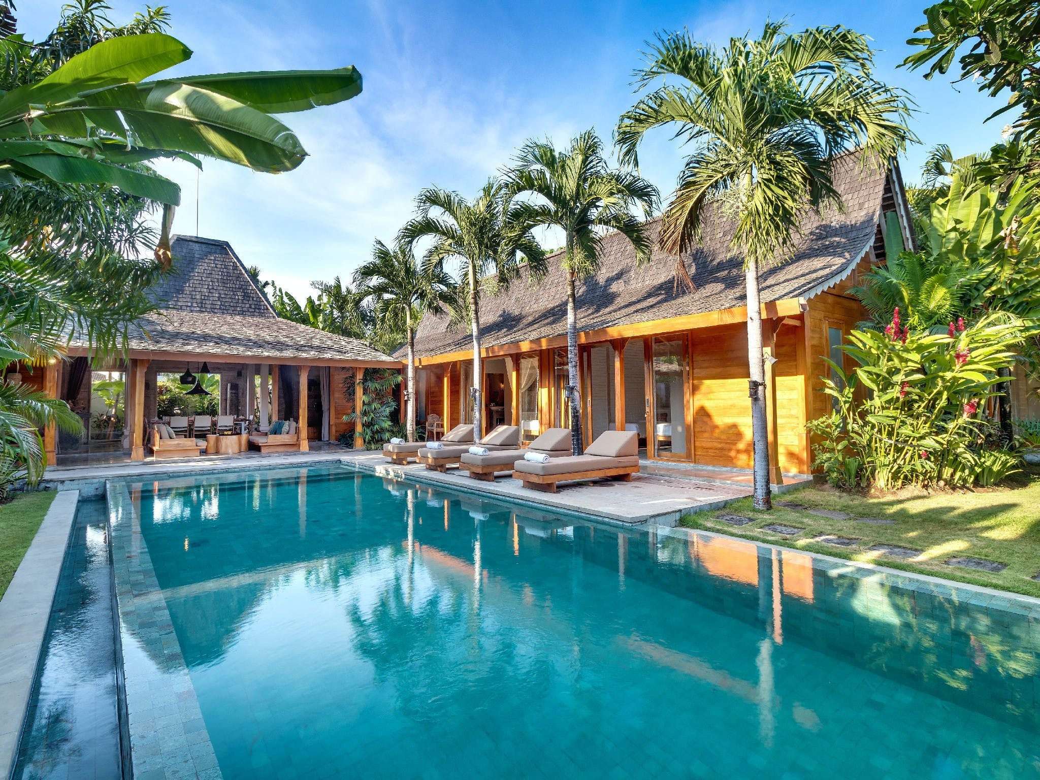Villa Jukung Seminyak Bali 2: Luxury 4-Bedroom Villa with Private Pool and Sea Views, Bali