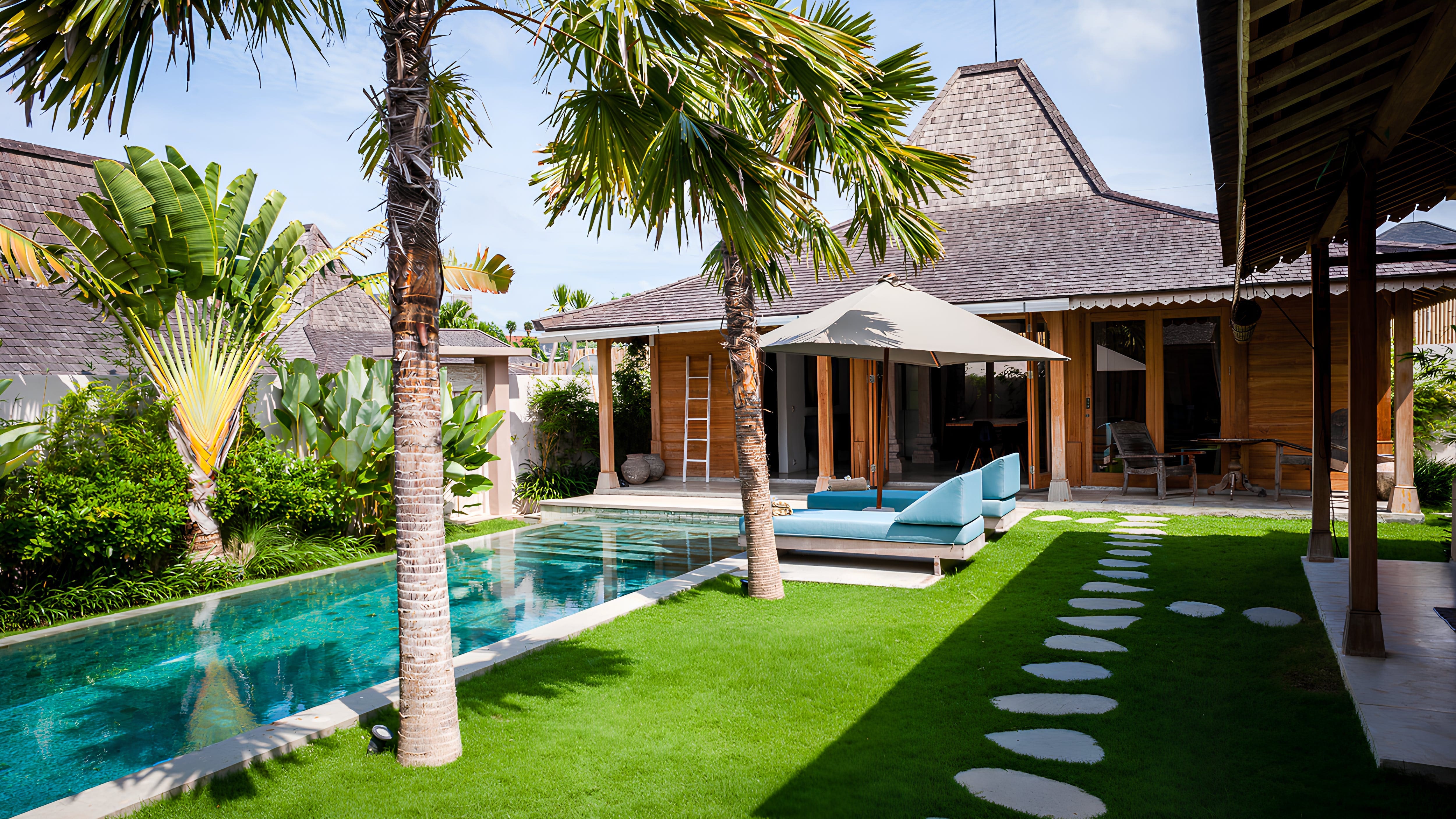 Villa Jukung Seminyak Bali 3: Luxury 3-Bedroom Apartment with Seaview and Pool, Bali
