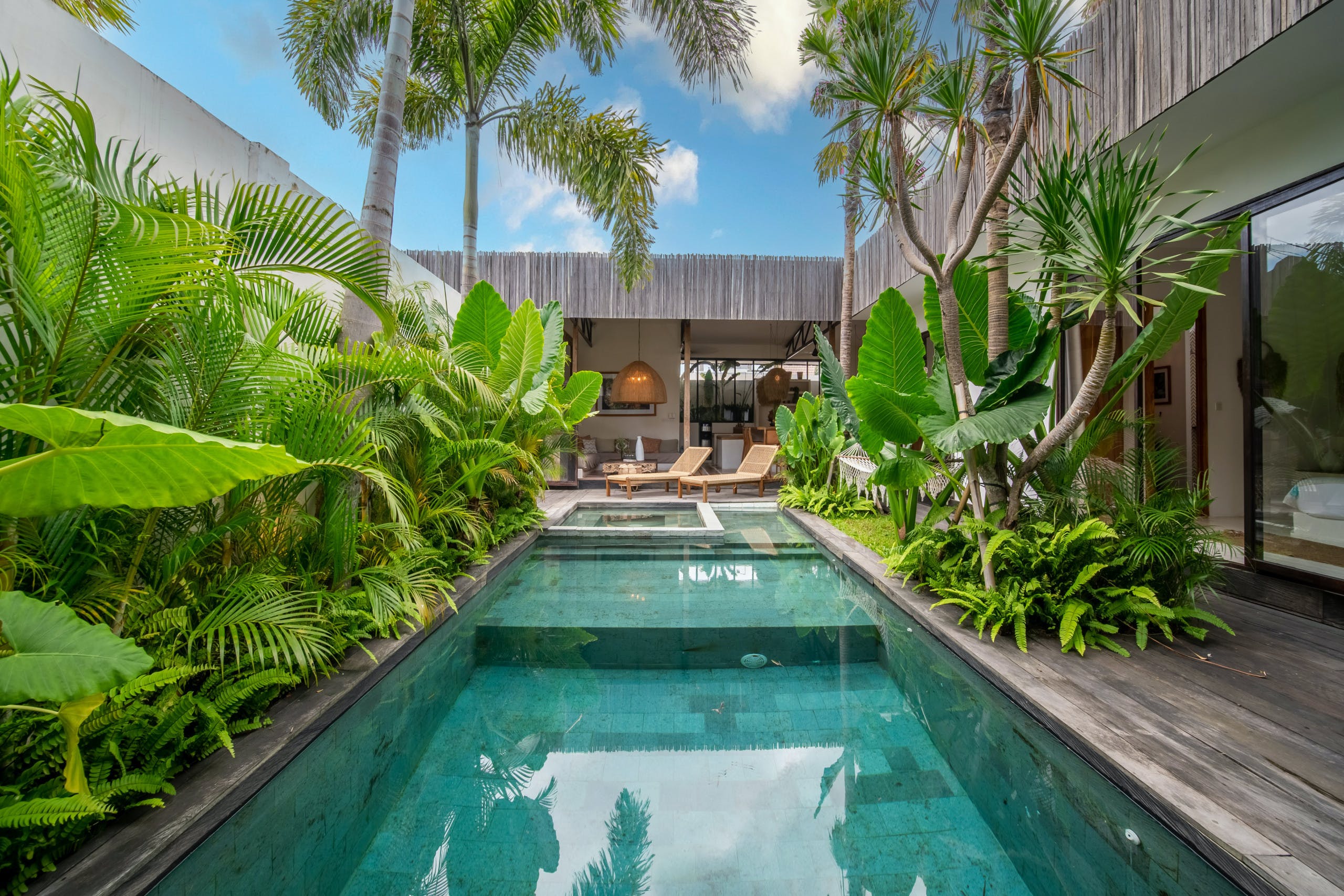 Villa Jukut Umalas: Luxury 6-Bedroom Villa with Private Pools and Sea Views, Bali