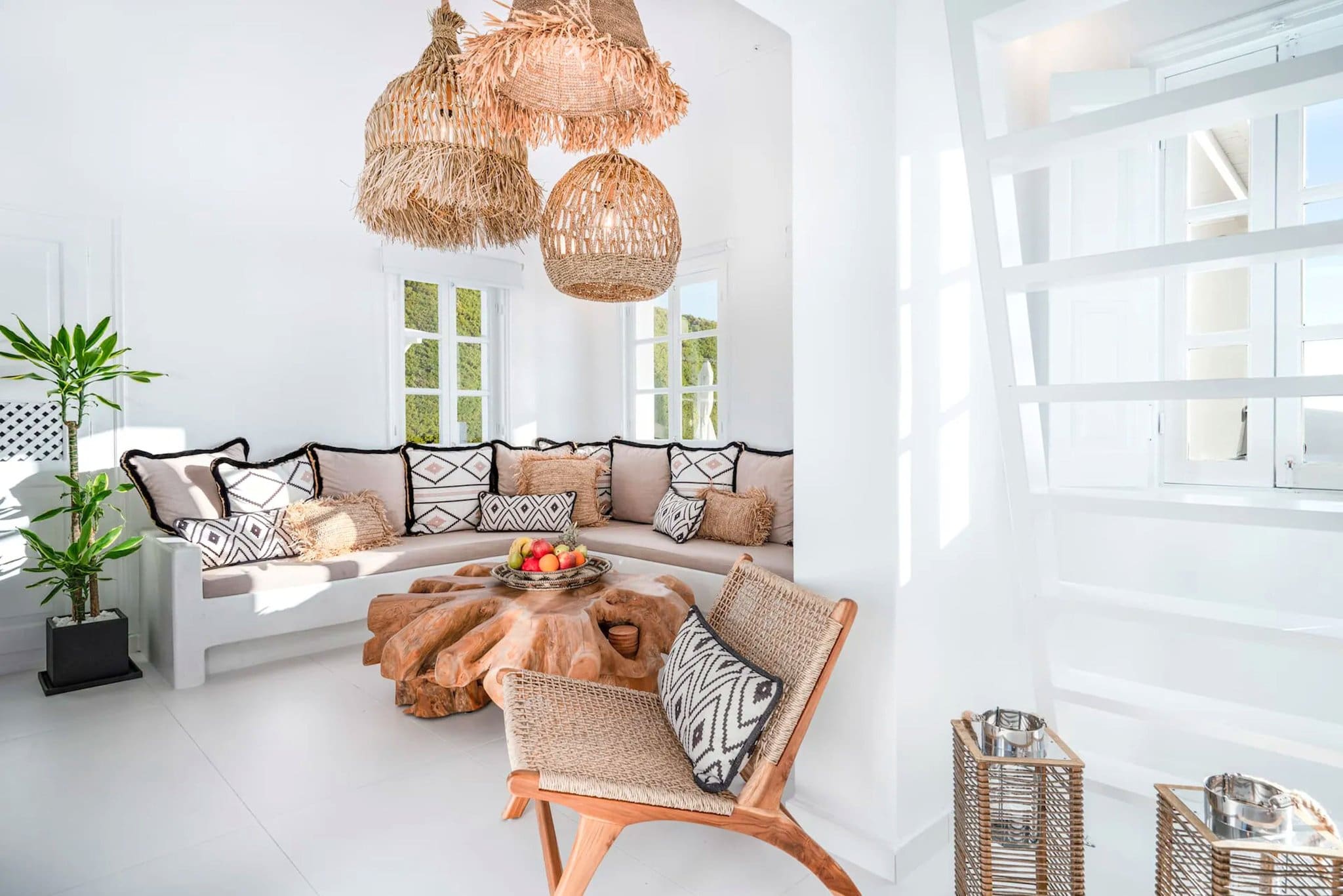 Villa Kallistē Oia: Luxury 3-Bedroom Villa with Private Pool and Hot Tub, Santorini