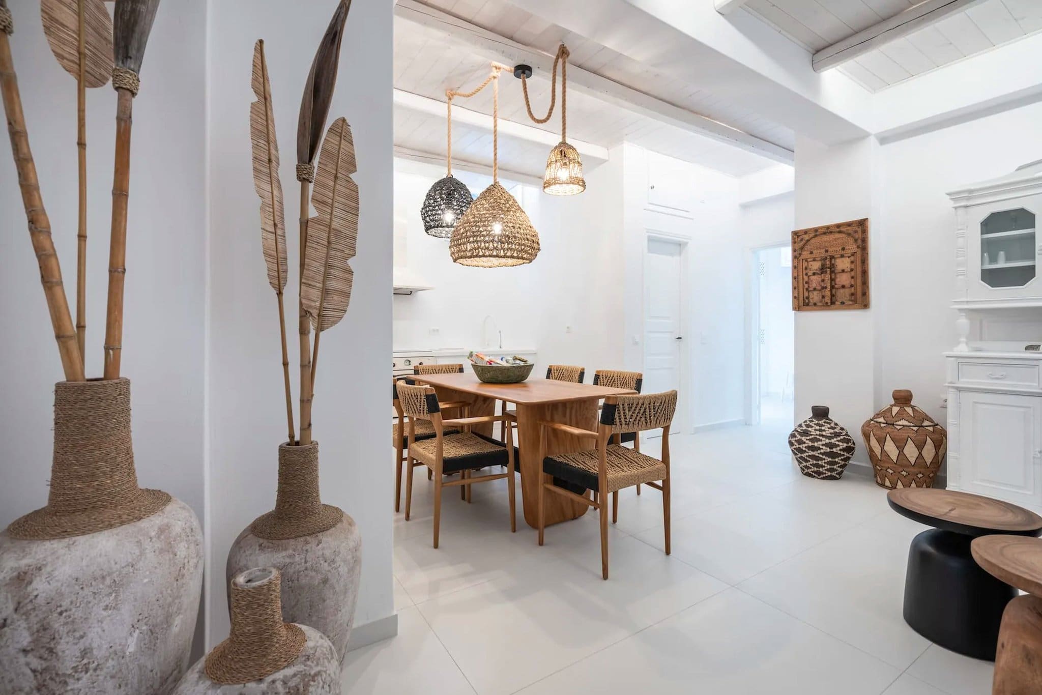 Villa Kallistē Oia: Luxury 3-Bedroom Villa with Private Pool and Hot Tub, Santorini