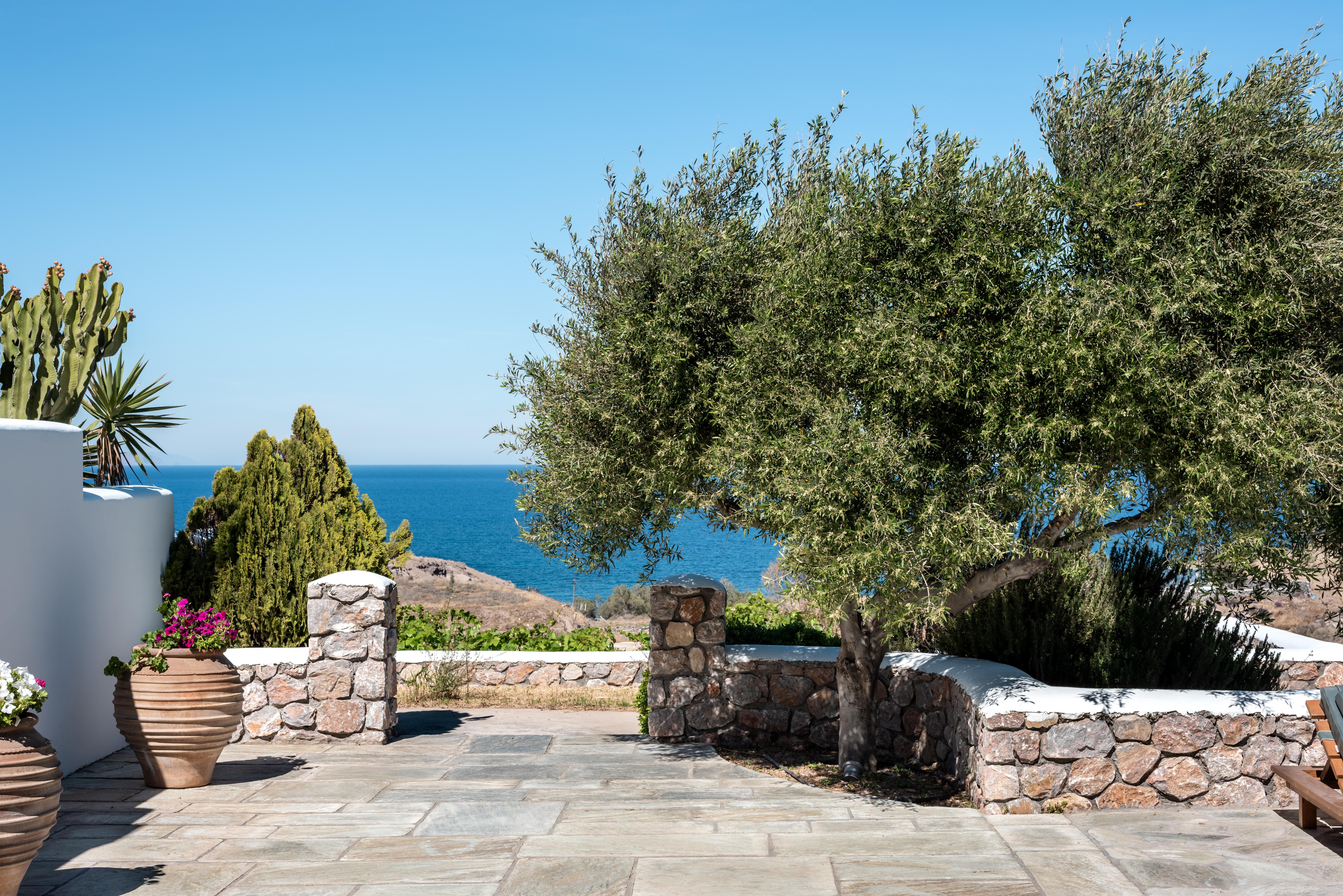 Villa Kallistē Santorini: Chic 2-Bedroom Apartment with Private Pool and Sea Views, Santorini Greece