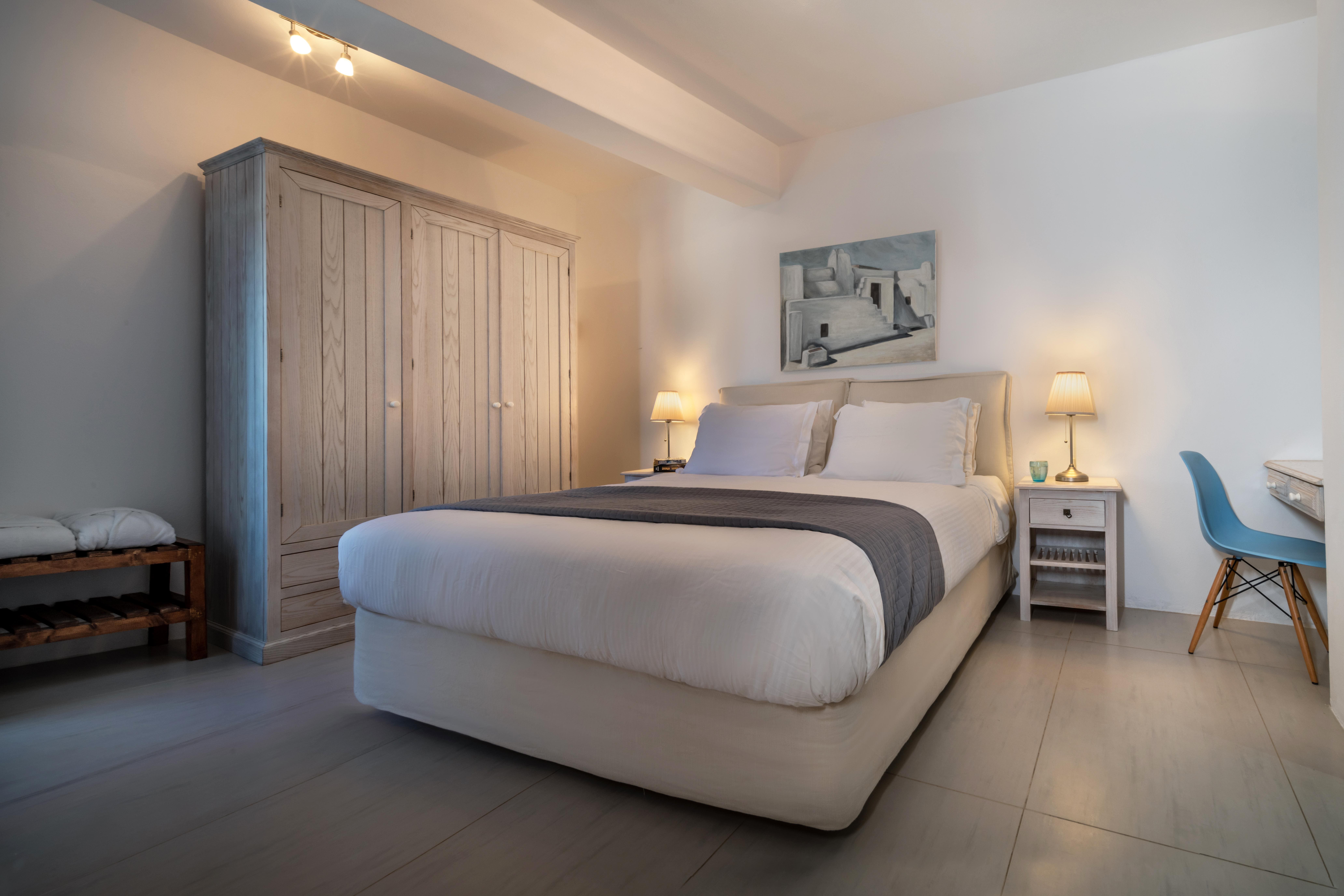 Villa Kallistē Santorini: Chic 2-Bedroom Apartment with Private Pool and Sea Views, Santorini Greece