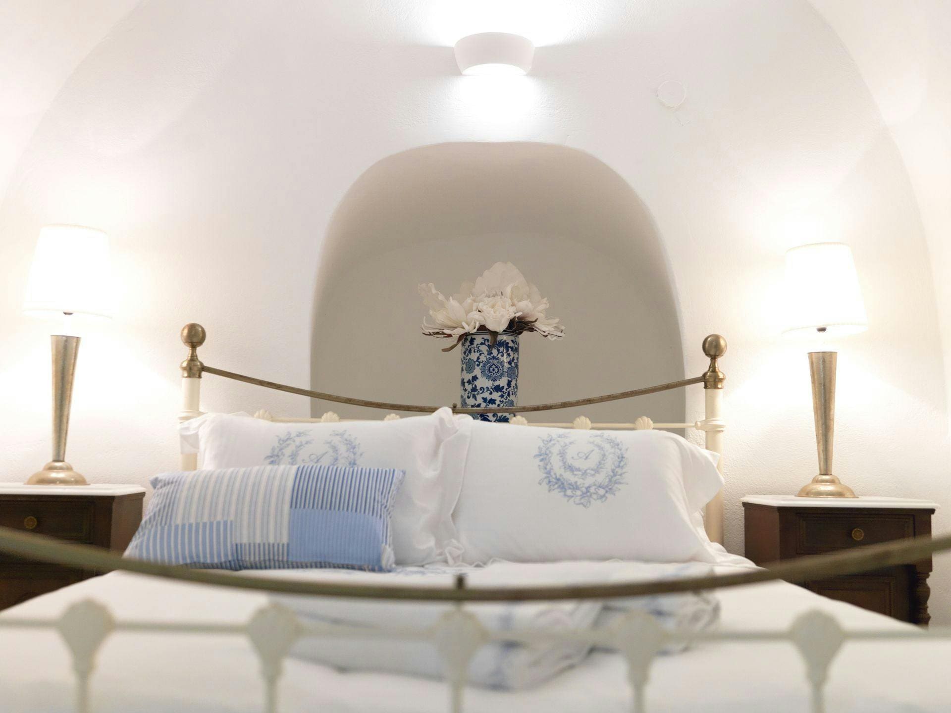 Villa Kallisti Oia Santorini: Luxury 3-Bedroom Villa with Seaview and Air-Con, Santorini