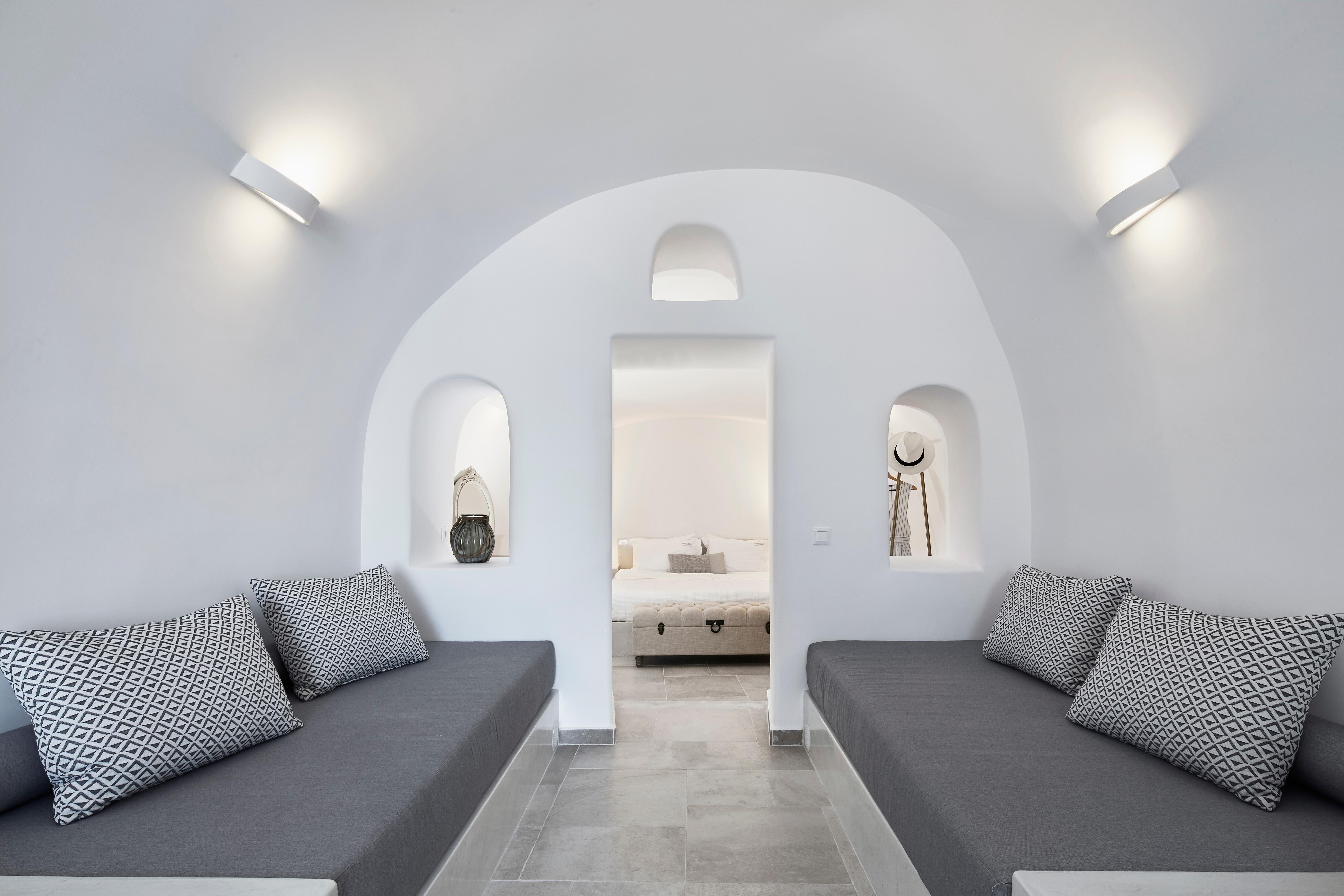 Villa Lefki Pirgos Santorini: Chic 1-Bedroom Apartment with Hot Tub and Sea Views, Santorini