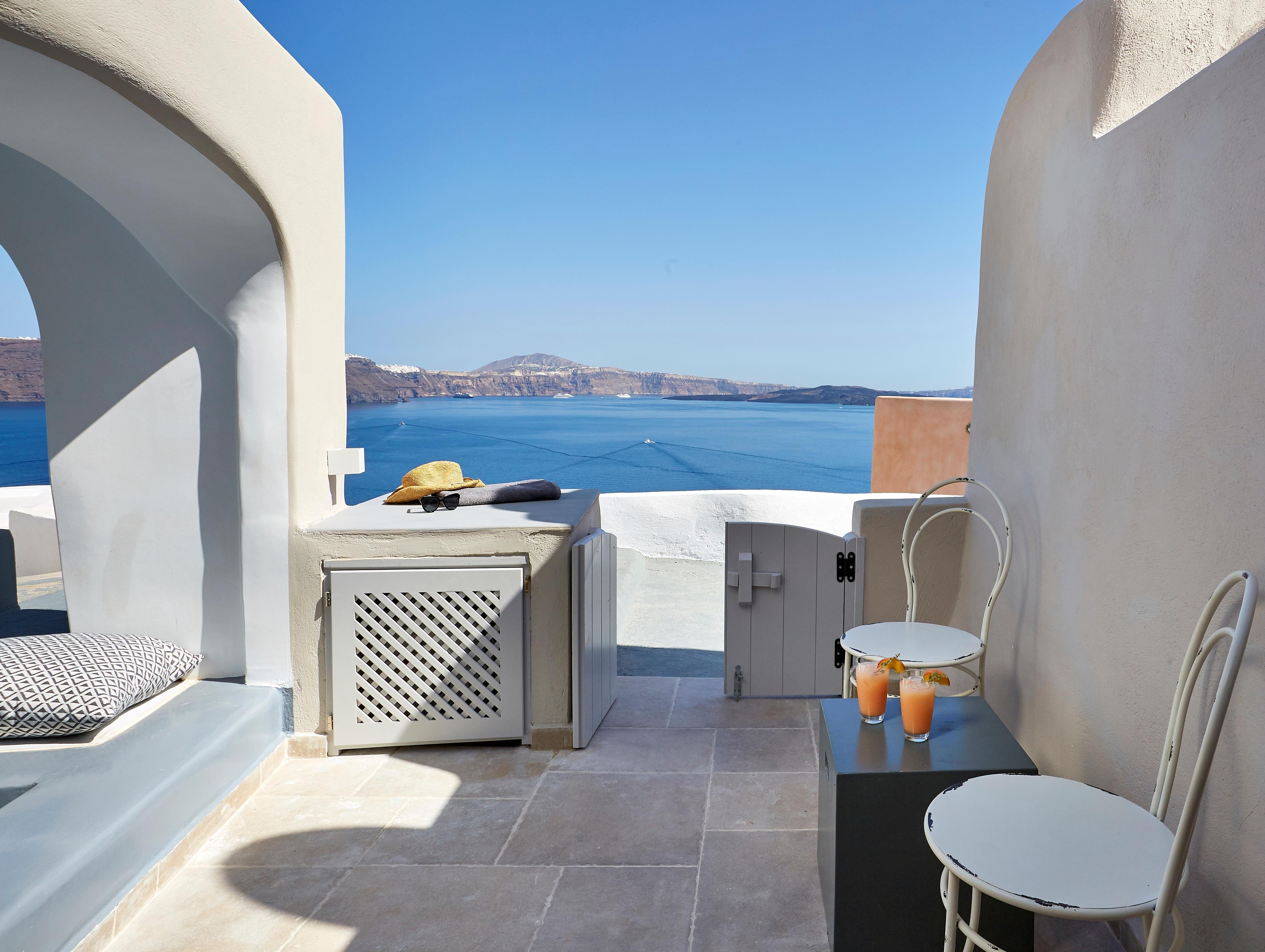 Villa Lefki Pirgos Santorini: Chic 1-Bedroom Apartment with Hot Tub and Sea Views, Santorini