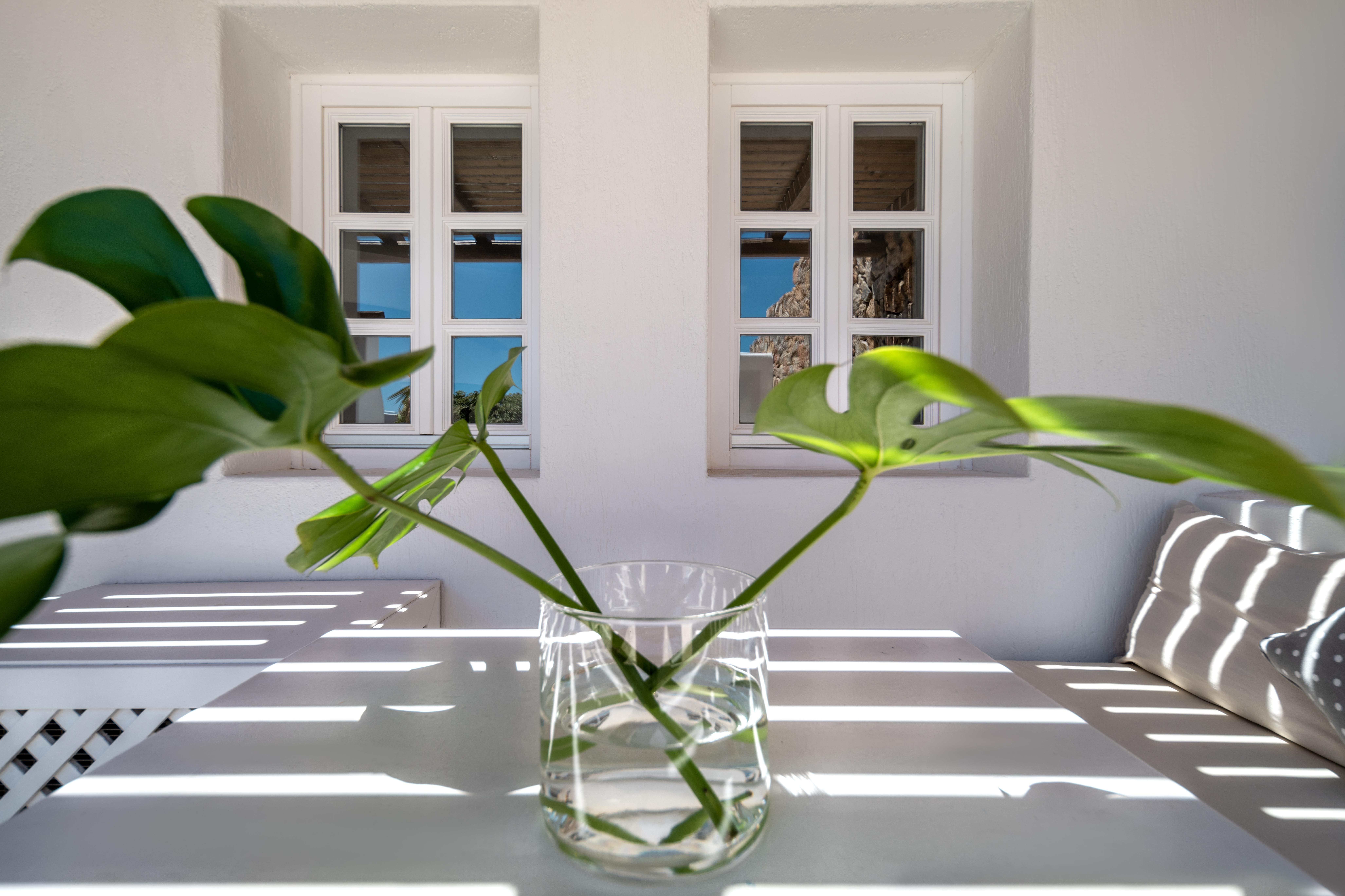 Villa Lysias Emporio Santorini: Charming 1-Bedroom Apartment with Sea Views and Beach Access, Santorini