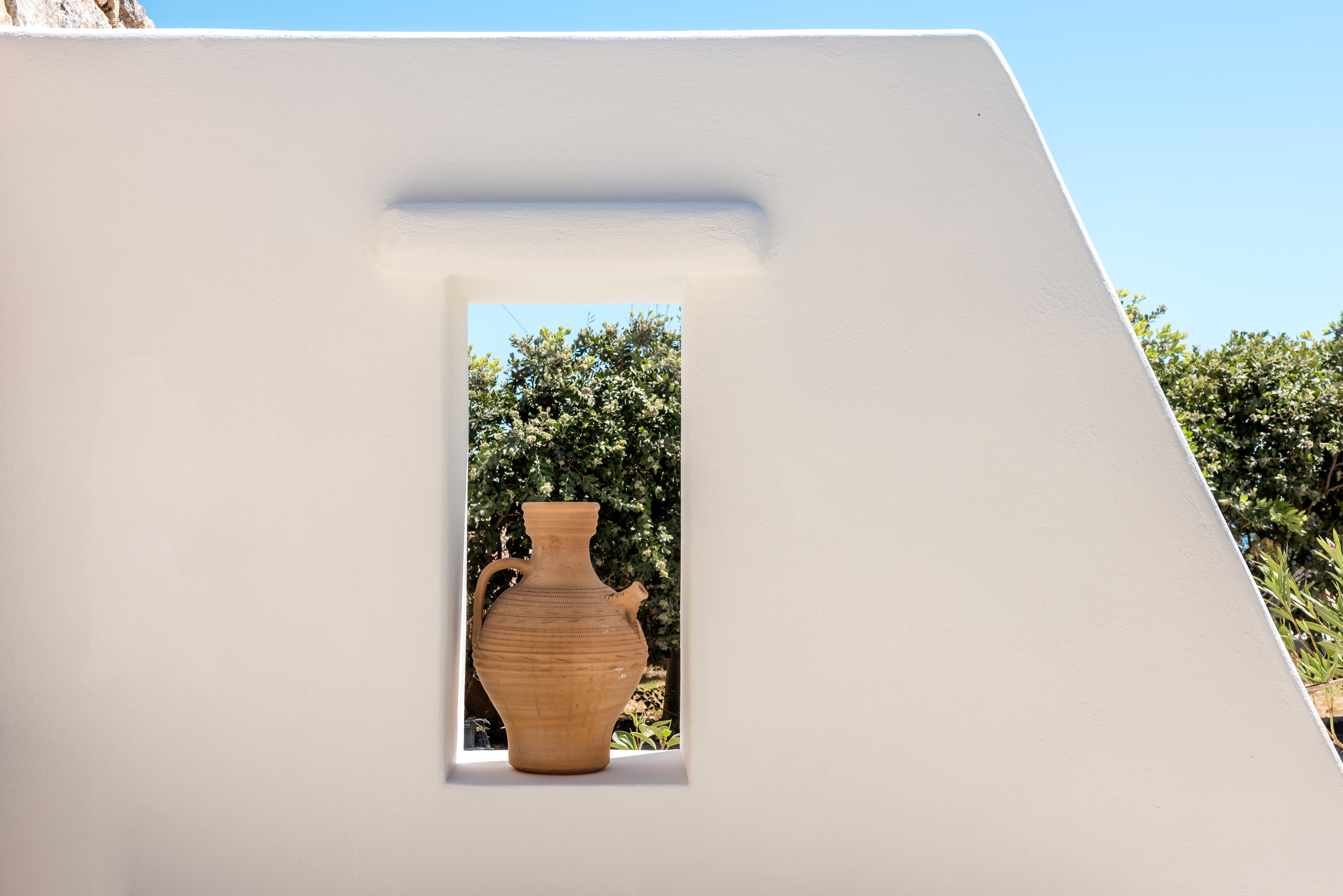 Villa Lysias Emporio Santorini: Charming 1-Bedroom Apartment with Sea Views and Beach Access, Santorini