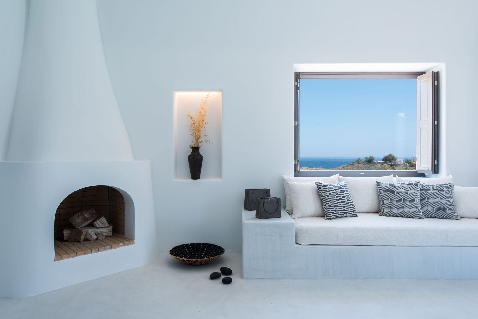 Villa Ostria Megalochori Santorini: Stylish 1-Bedroom Apartment with Infinity Pool and Sea Views, Santorini