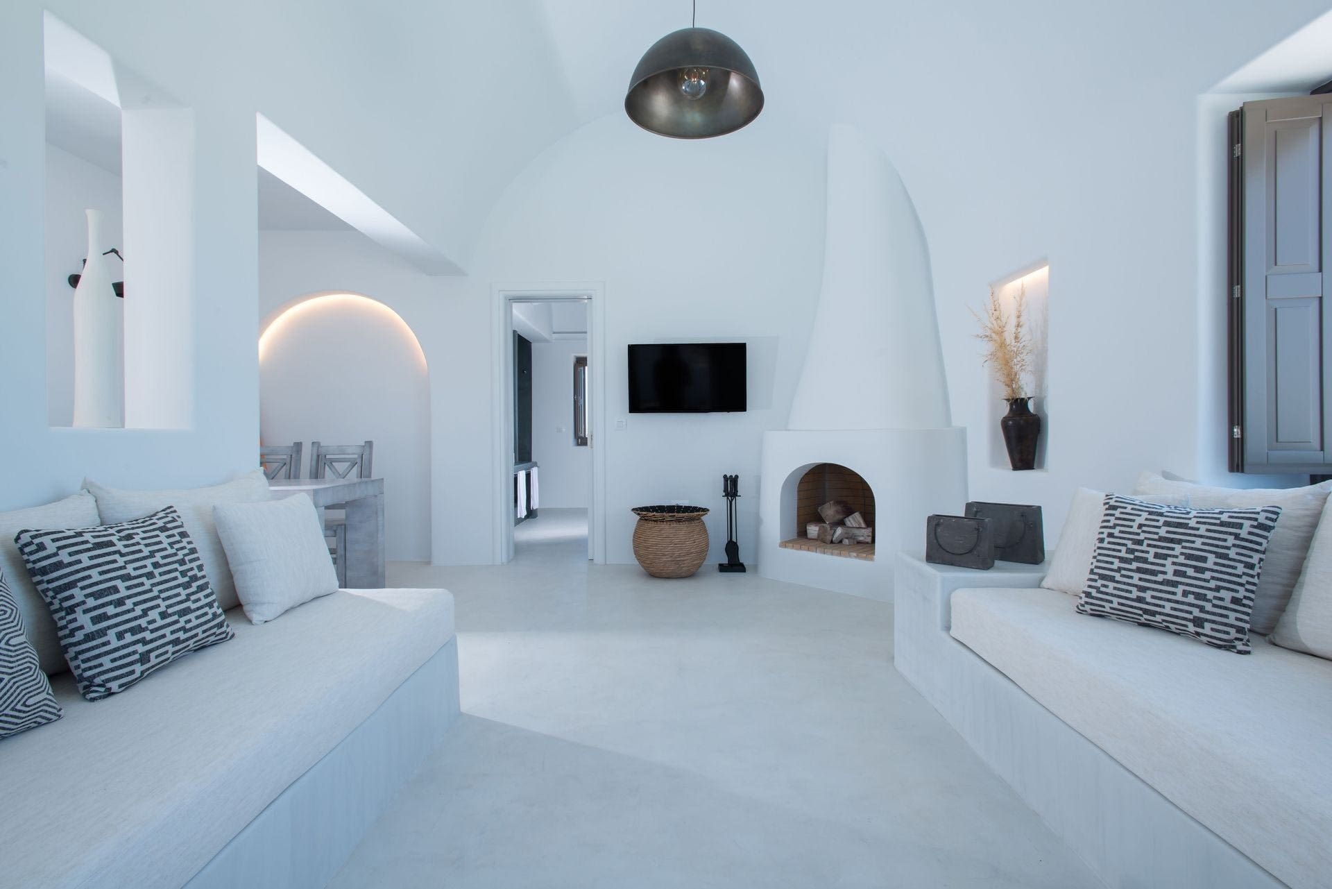 Villa Ostria Megalochori Santorini: Stylish 1-Bedroom Apartment with Infinity Pool and Sea Views, Santorini