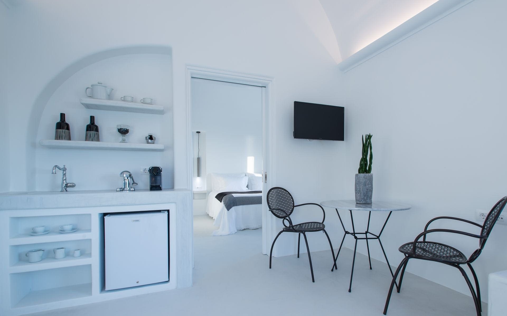 Villa Kallistis Imerovigli: Luxury 1-Bedroom Apartment with Private Infinity Pool, Santorini