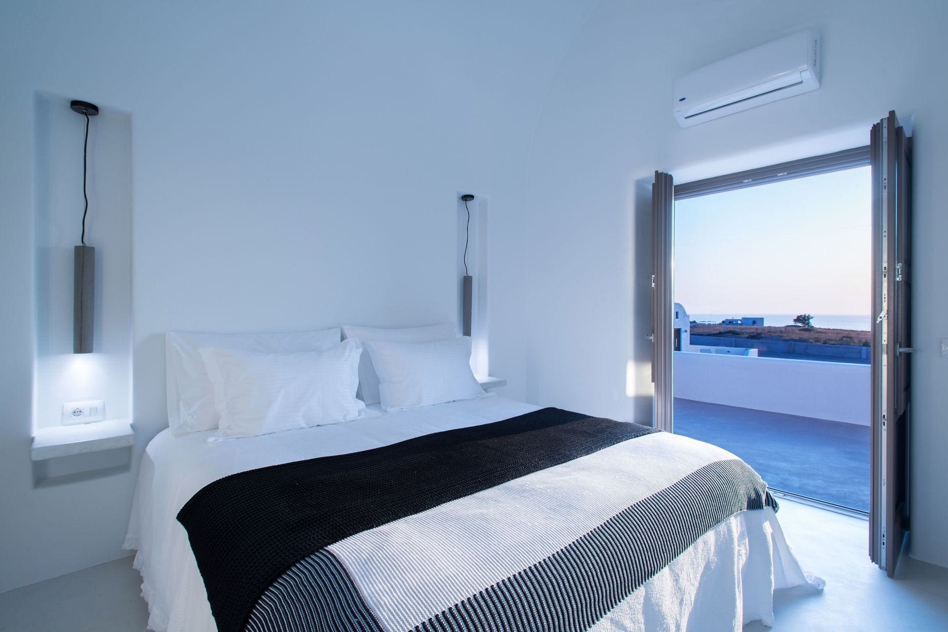 Villa Kallistis Imerovigli: Luxury 1-Bedroom Apartment with Private Infinity Pool, Santorini