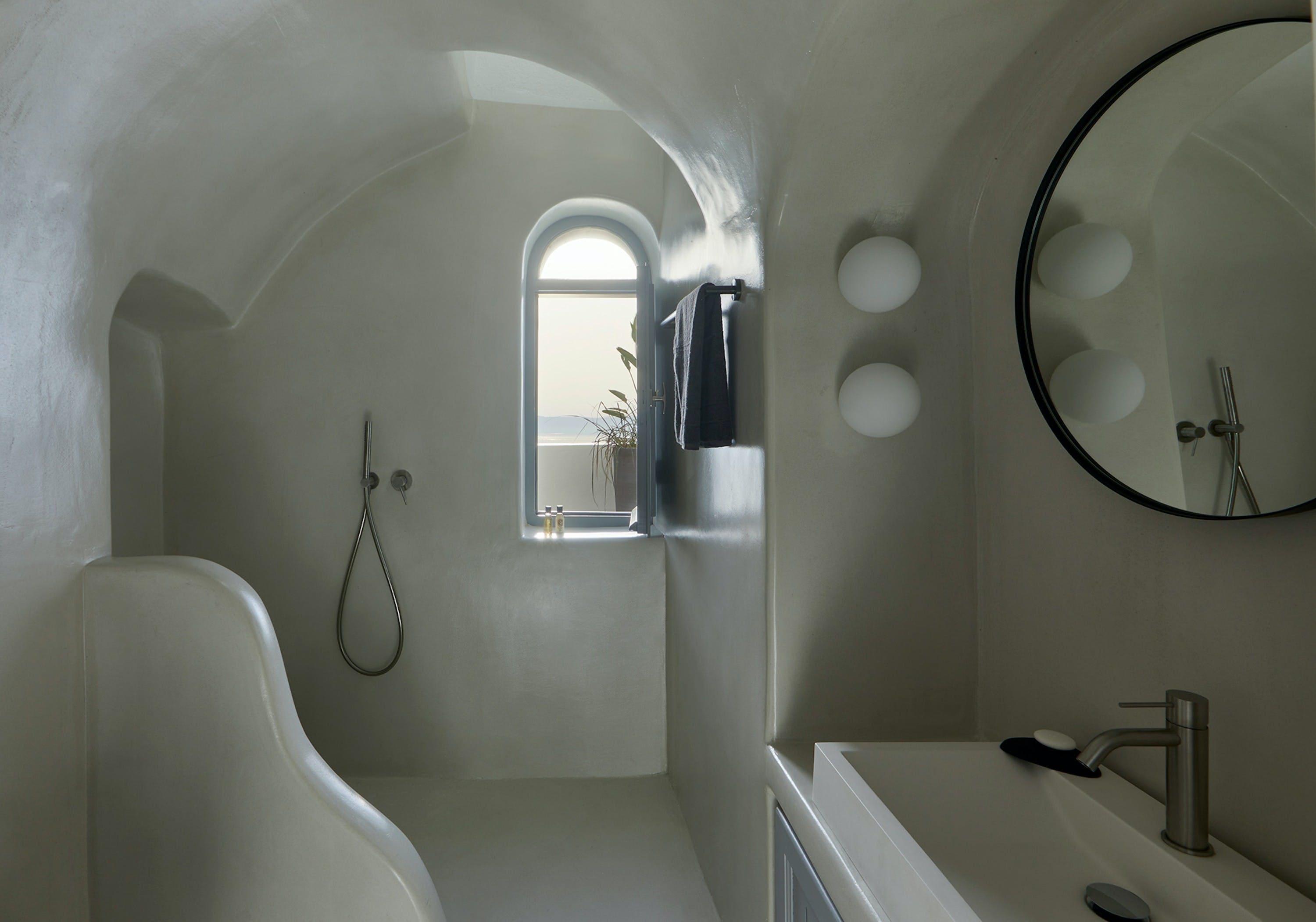 Villa Boreas Pyrgos Santorini: Luxury 1-Bedroom Apartment with Hot Tub and Seaview, Santorini