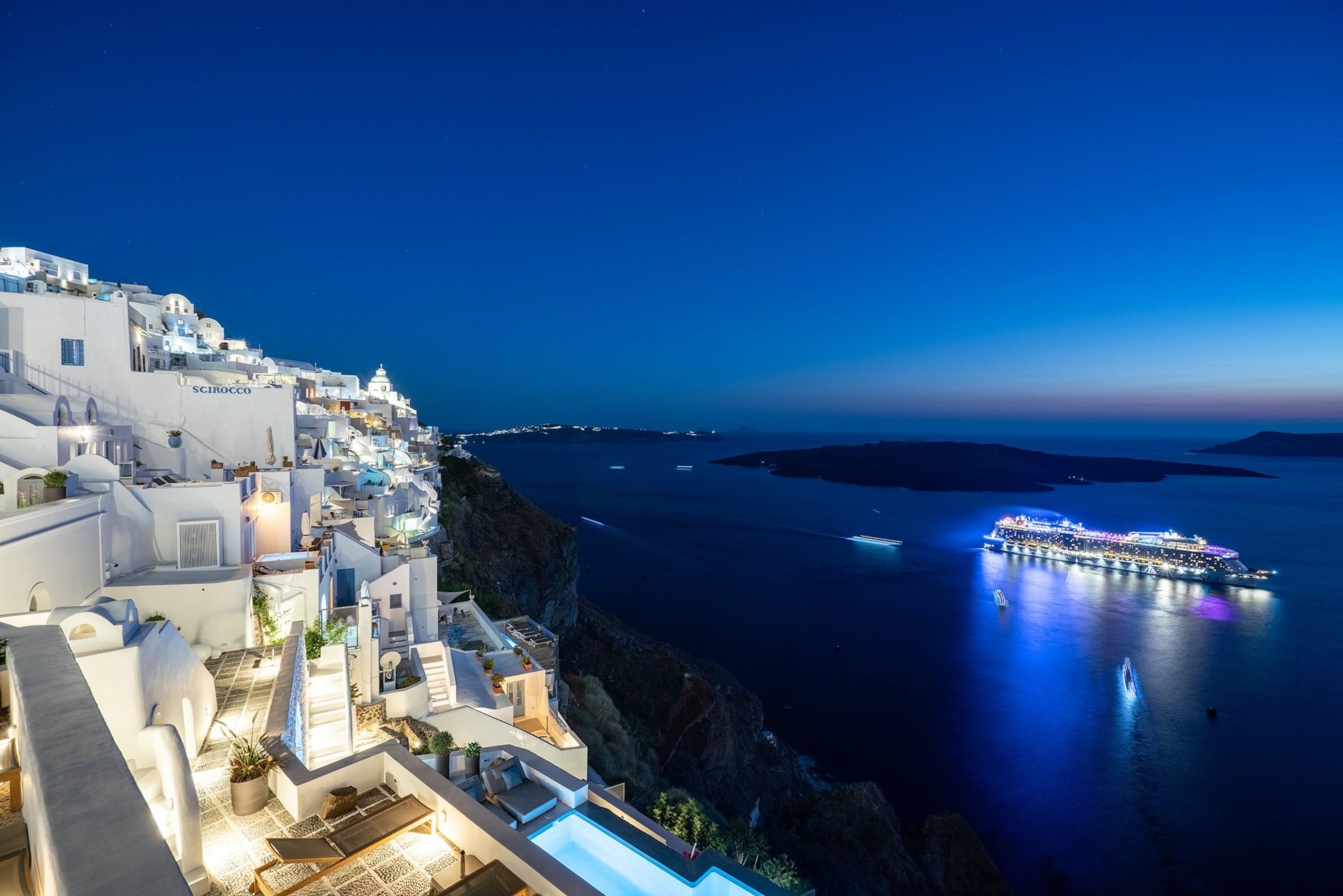 Villa Boreas Pyrgos Santorini: Luxury 1-Bedroom Apartment with Hot Tub and Seaview, Santorini