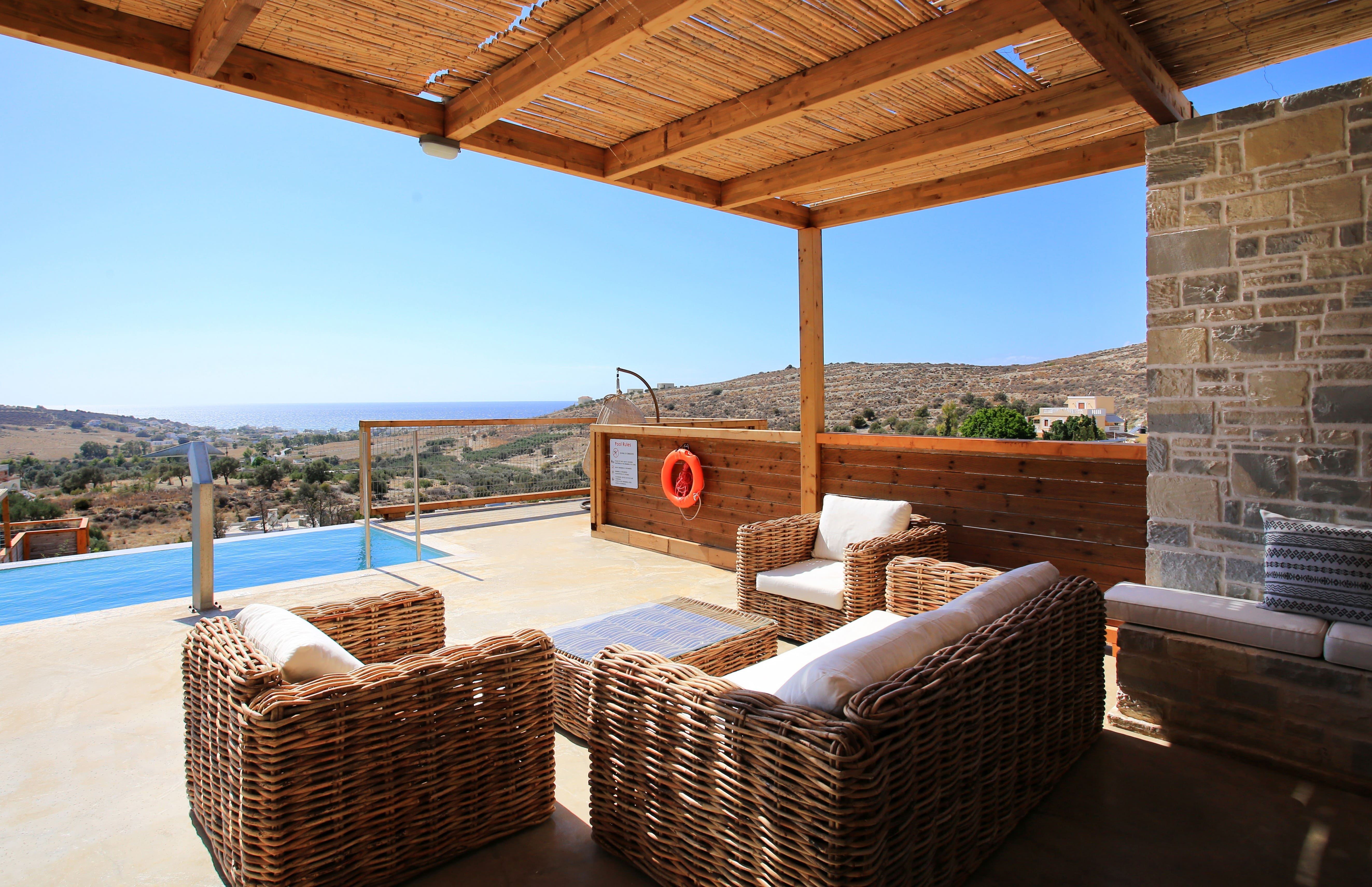 Villa Kambos Heraklion: Luxury 2-Bedroom Apartment with Sea Views and Pool, Crete