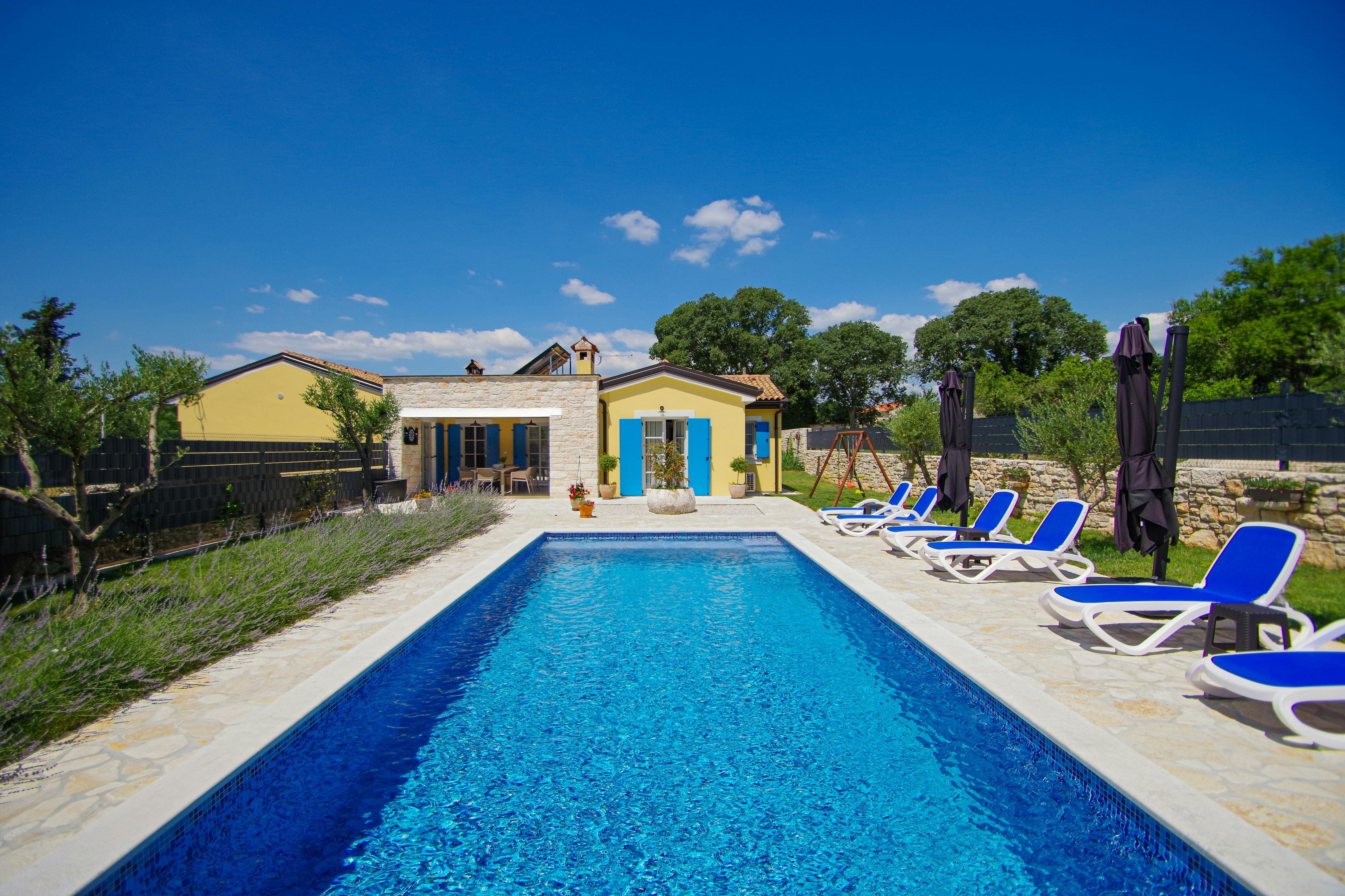 Villa Kanfanar Istra Istria 3: Luxury 3-Bedroom Villa with Private Pool and Sea Views, Istria