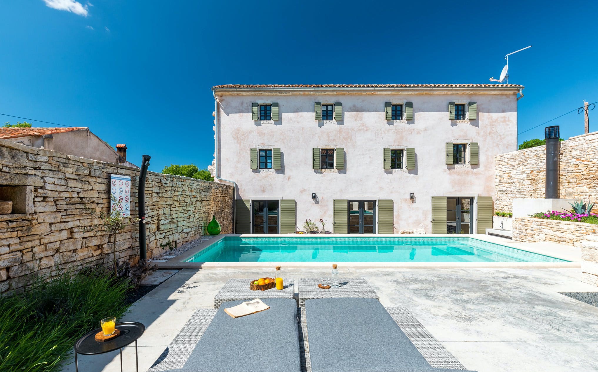 Villa Kanfanar Istria: Luxury 4-Bedroom Villa with Private Pool and Sea Views, Istria