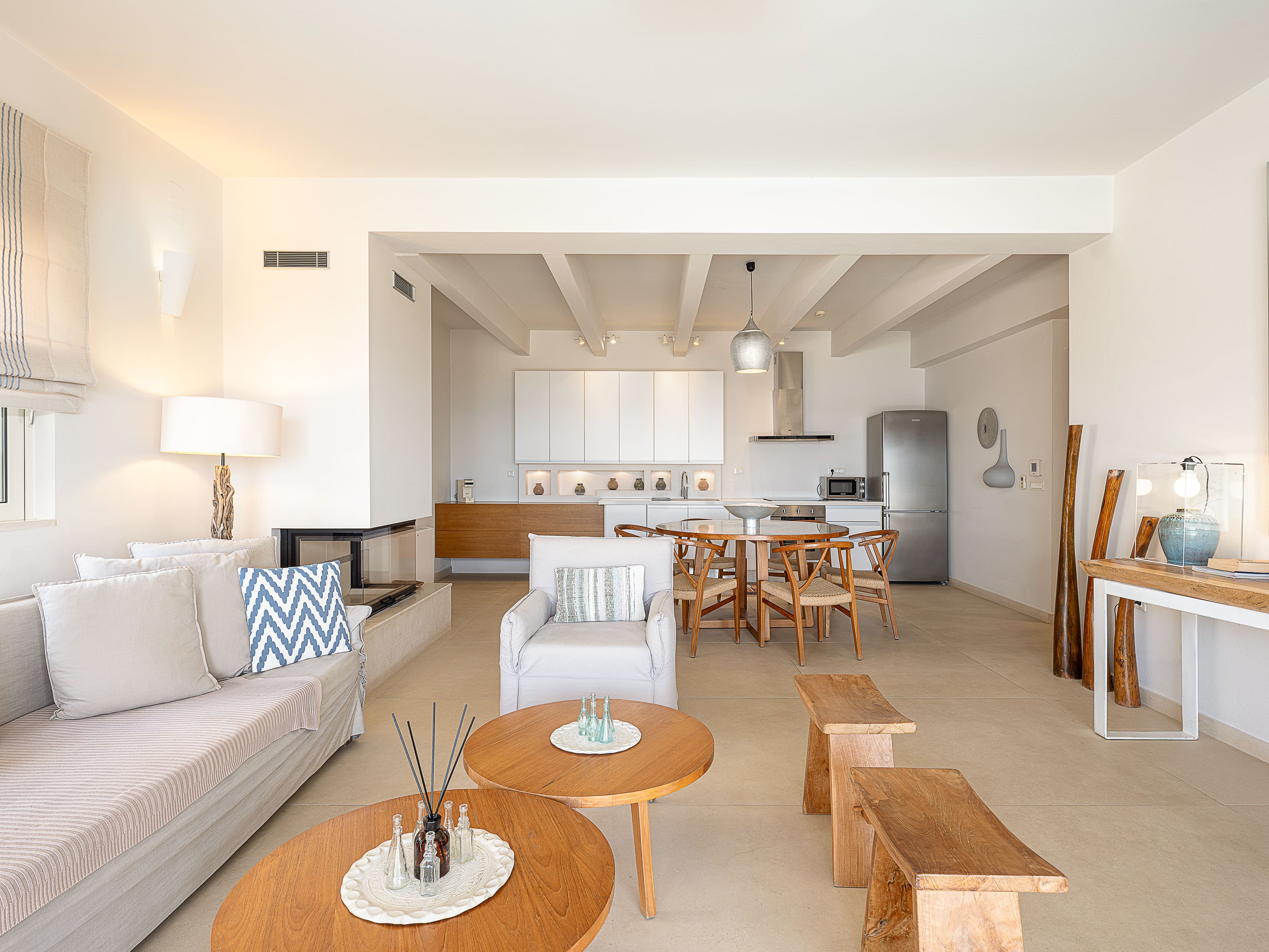 Villa Lysias Tersanas Kokkino Chorio: Spacious 3-Bedroom Apartment with Sea Views in Kokkino Chorio