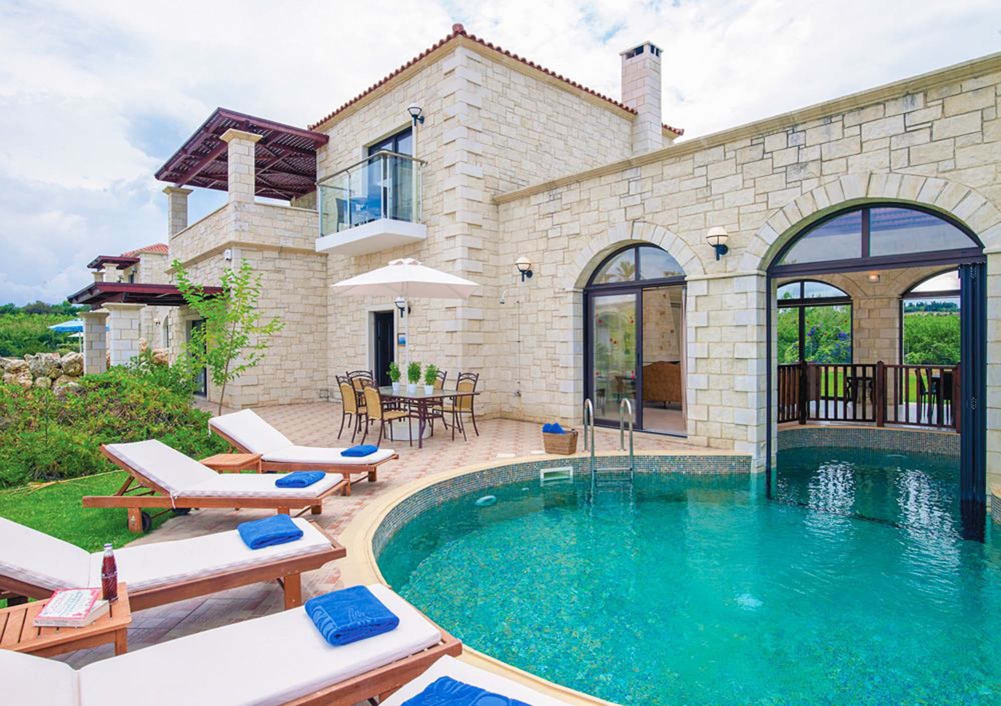 Villa Kardaki Platanias: Spacious 3-Bedroom Apartment Rental with Private Pool and Sea Views, Crete