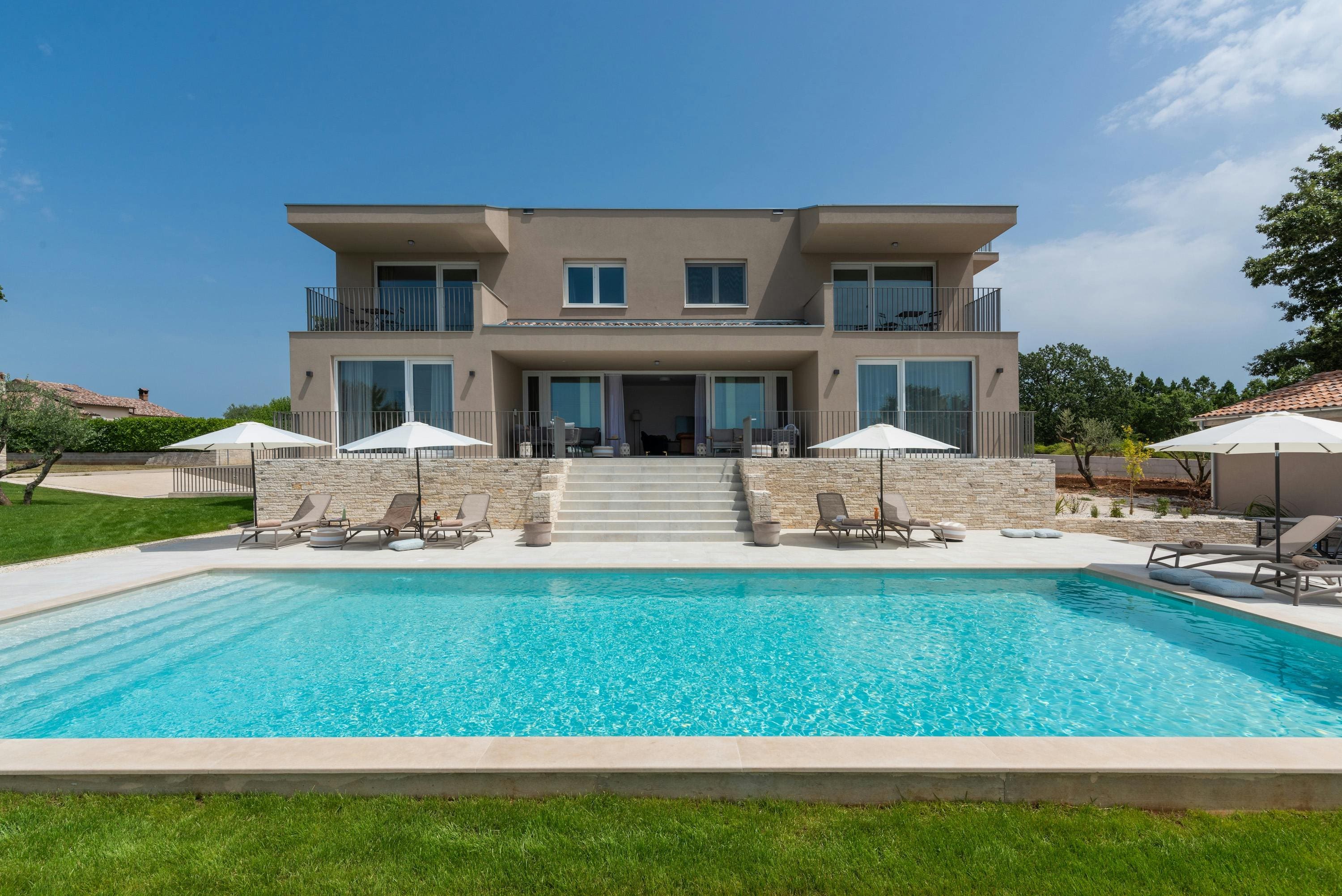 Villa Karstina Marići: Luxury 6-Bedroom Villa with Private Pool and Tennis Court, Istria
