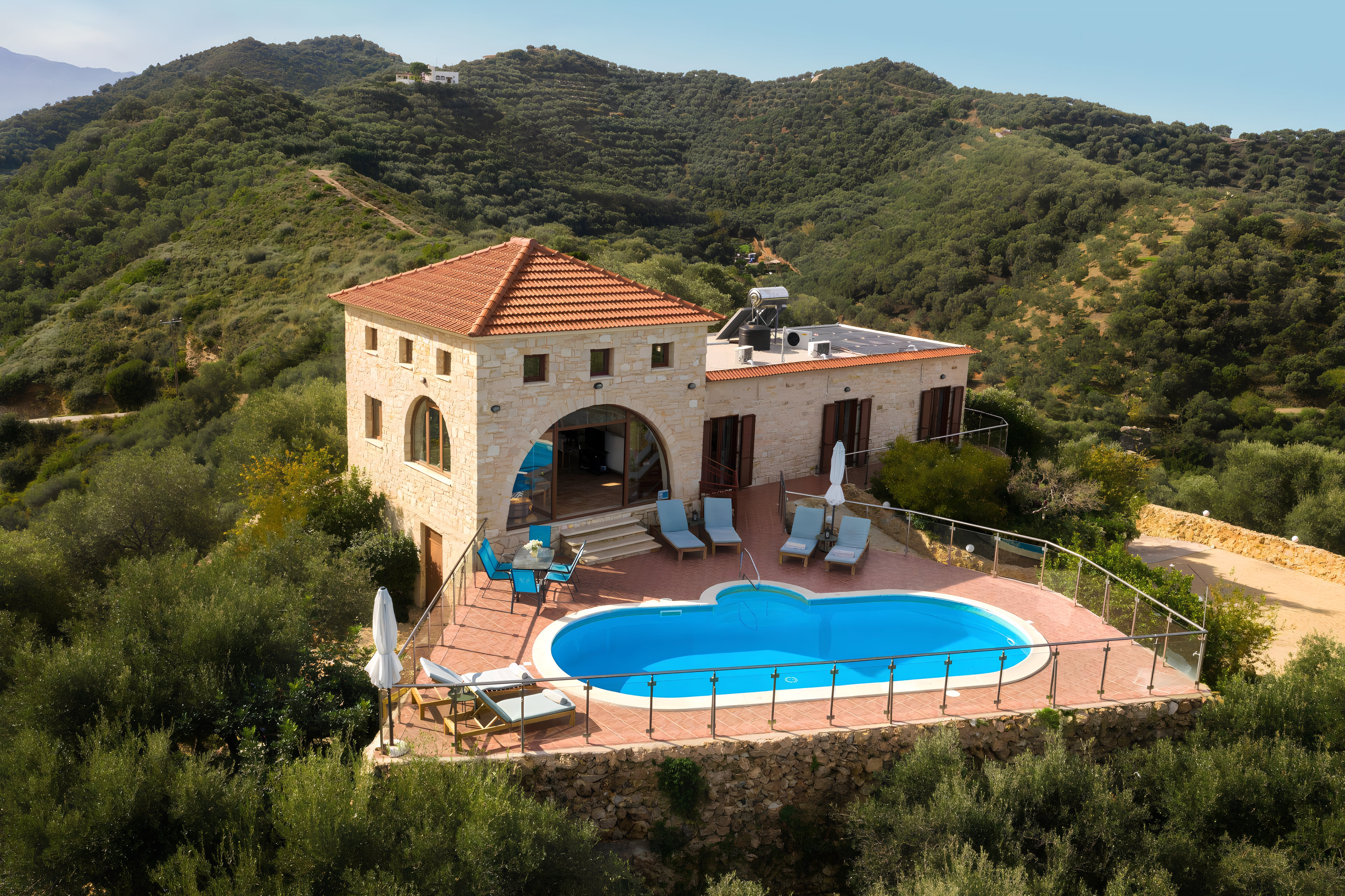 Villa Karteros Agia Marina: Luxury 3-Bedroom Villa with Private Pool and Sea Views, Agia Marina