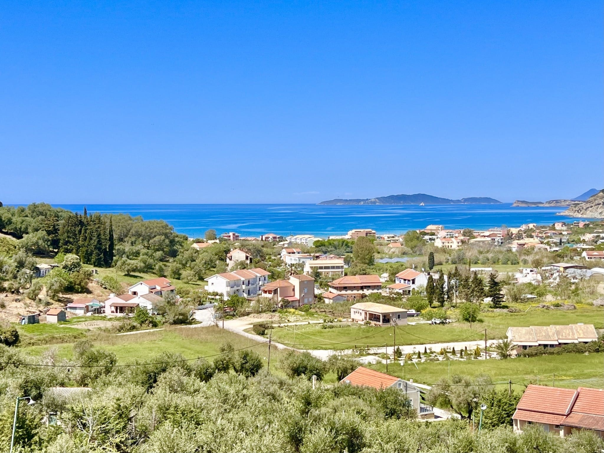 Villa Ostrea Loutsa Agios Stefanos: Spacious 4-Bedroom Apartment with Infinity Pool and Sea Views, Agios Stefanos