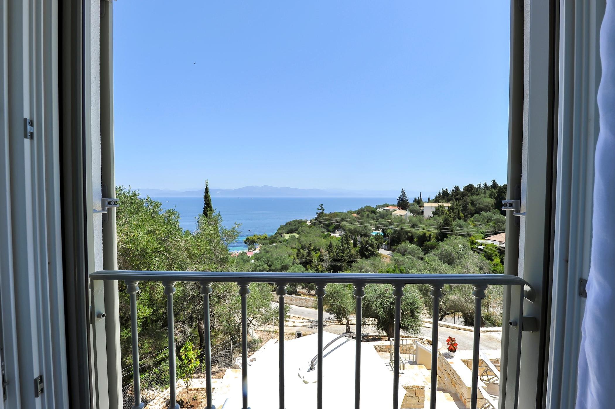 Villa Lysias Vrika Paxi: Charming 2-Bedroom Apartment with Pool and Sea Views, Paxi Greece